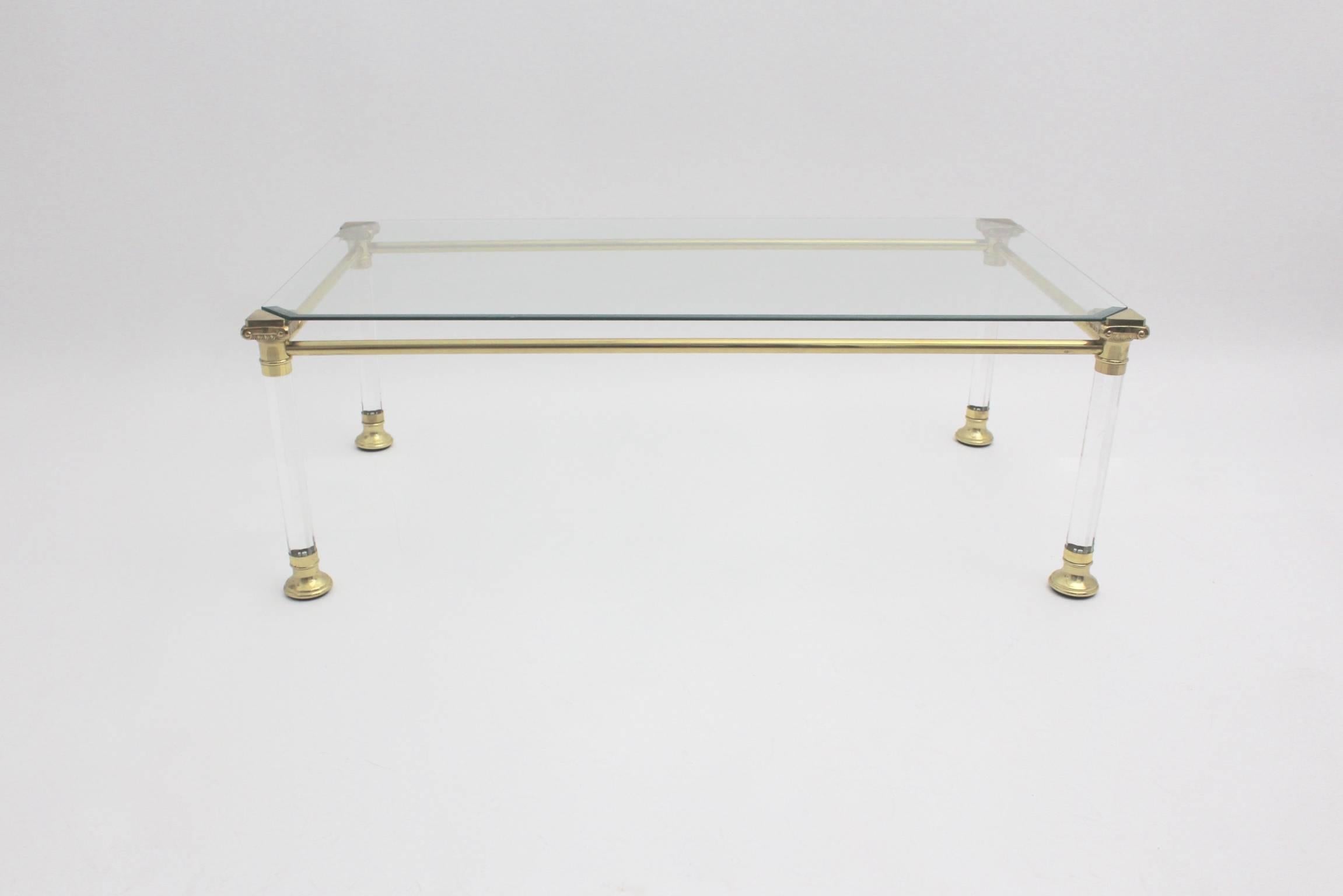 Hollywood Regency Vintage Lucite and Brass Coffee Table, Italy, 1970s In Good Condition In Vienna, AT