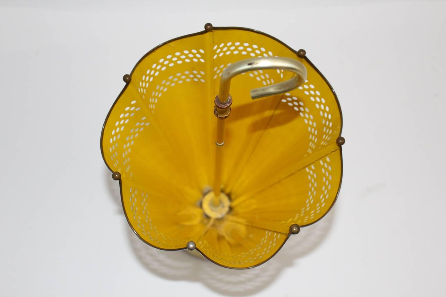 Mid Century Modern Vintage Yellow Umbrella Stand, 1950s, Italy In Good Condition In Vienna, AT