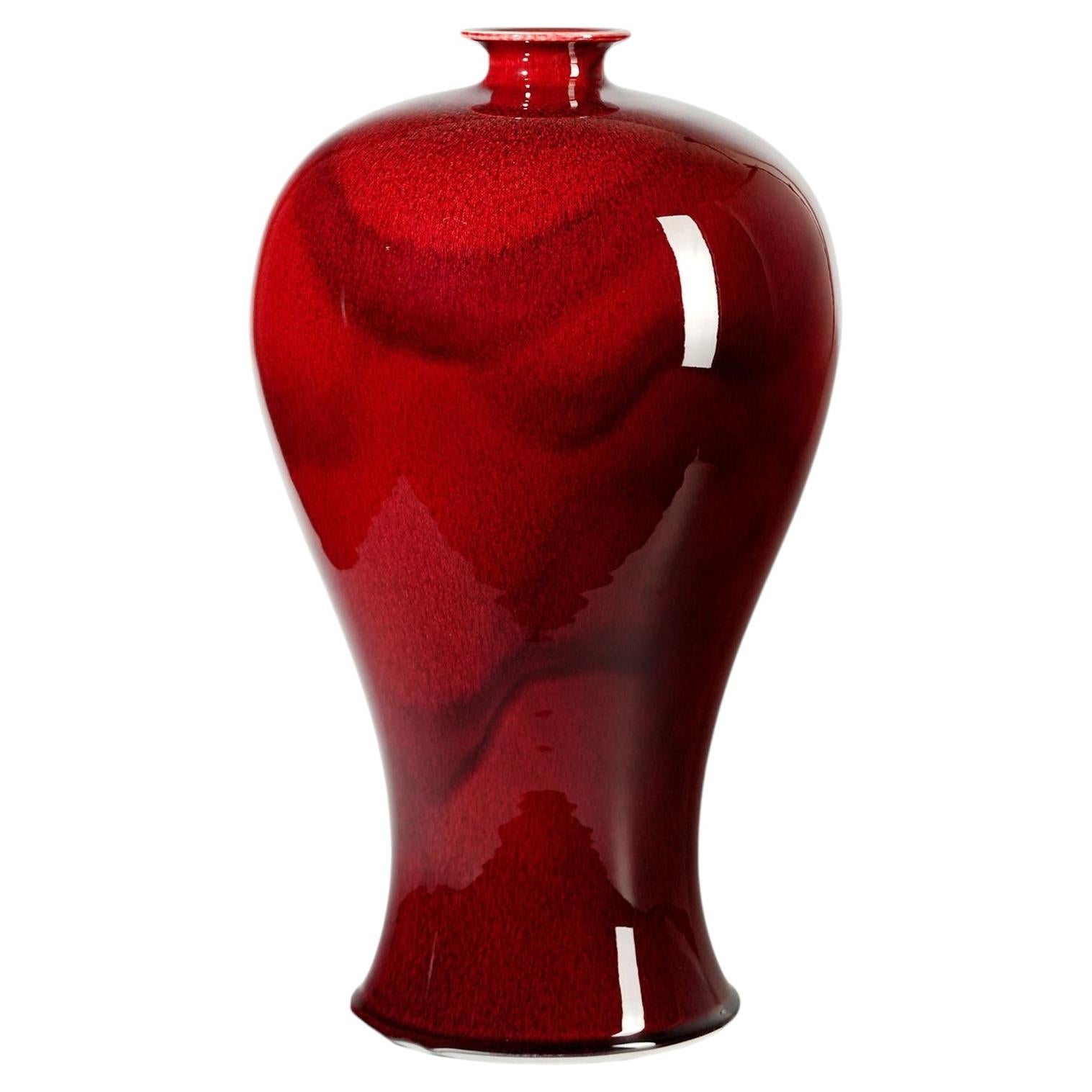 Grand vase Meiping rouge Langyao (Sang de Boeuf) par Shi Jie Weng, 2025