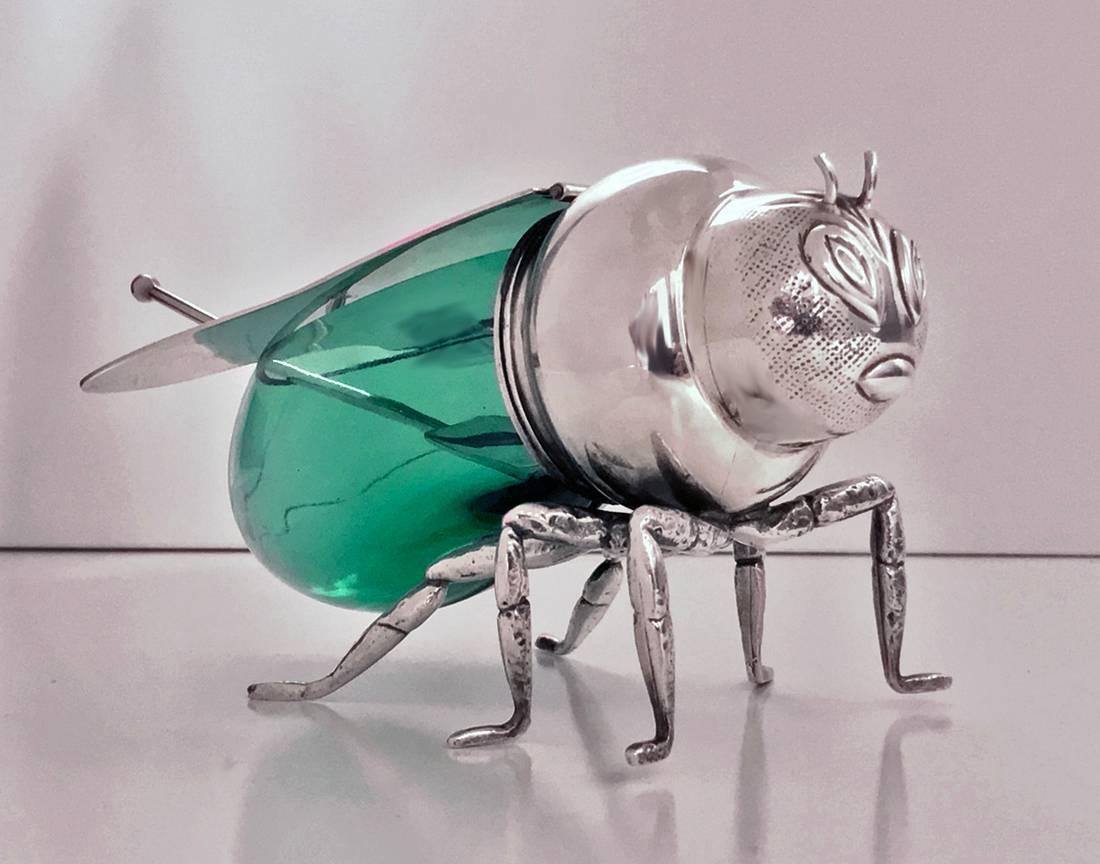 Silver Green Glass Bee Honey Pot, circa 1930 In Good Condition In Toronto, Ontario