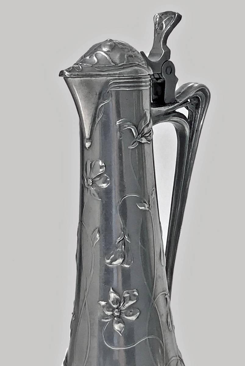 Pair of Art Nouveau Pewter Liquor Jugs, Germany, circa 1900 In Good Condition In Toronto, Ontario