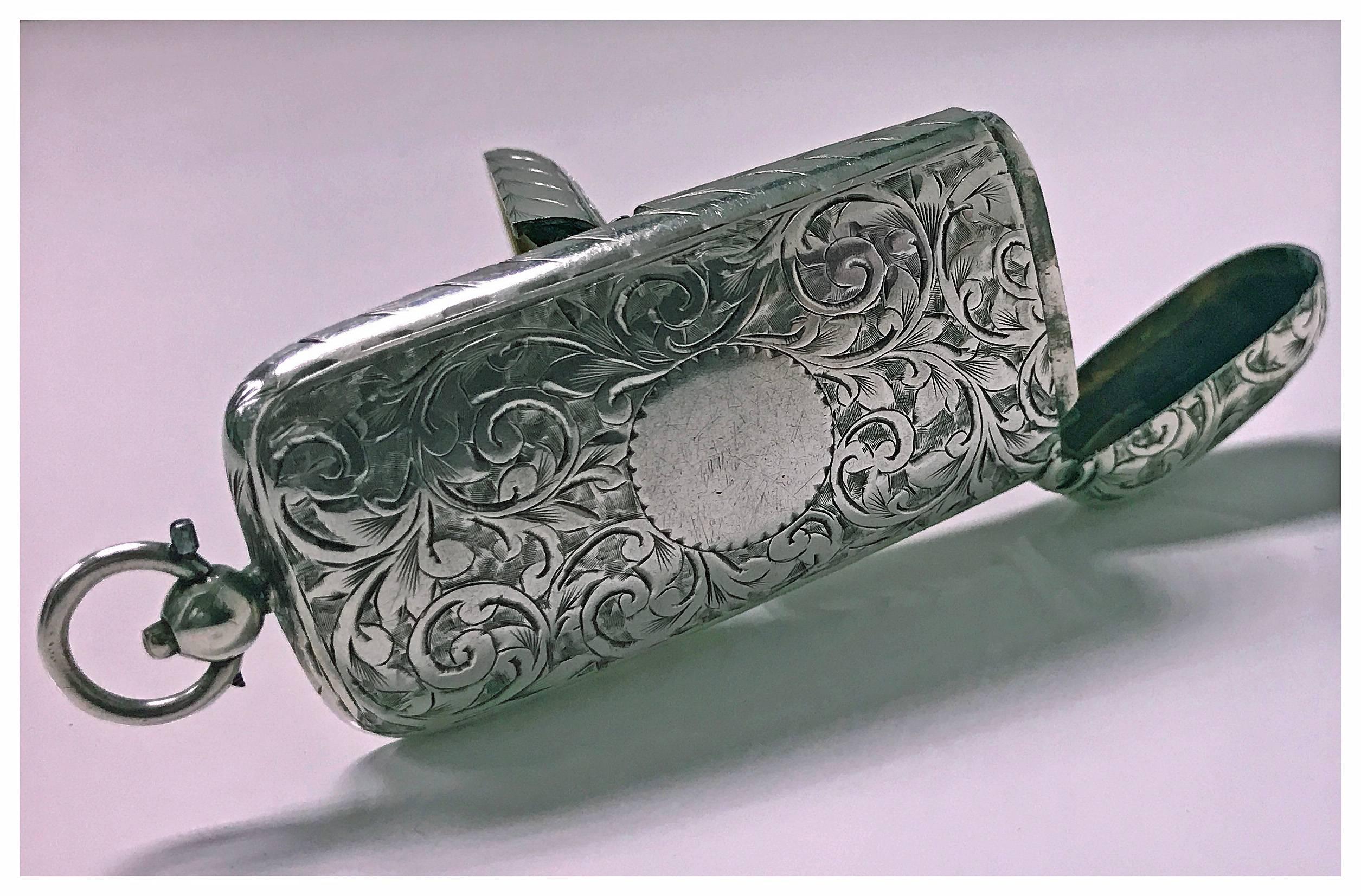 Rare Combination Silver Sovereign and Vesta Case, Birmingham, 1900 In Good Condition In Toronto, Ontario