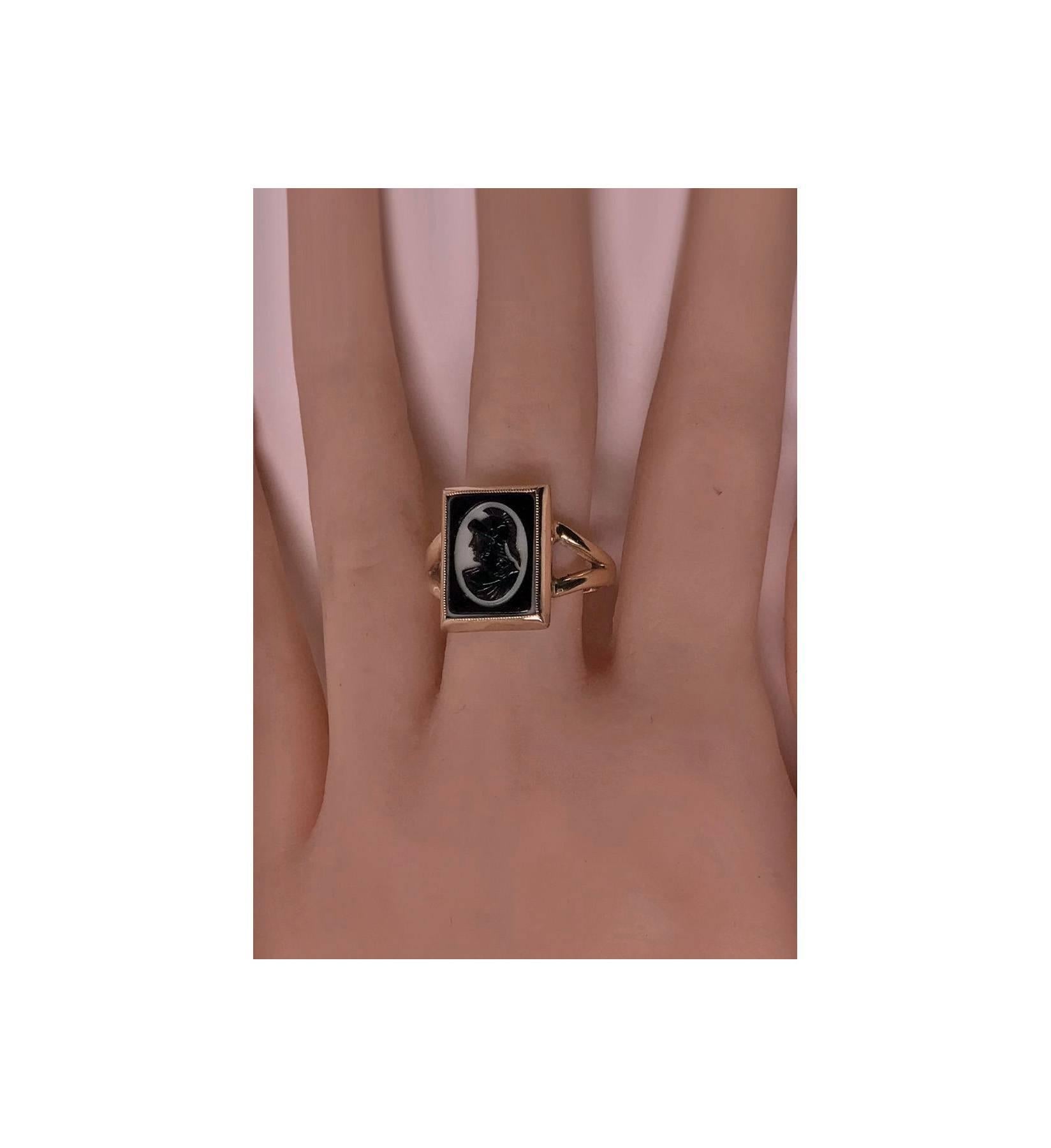 Antique 14-Karat Hardstone Intaglio Ring, circa 1900 In Good Condition In Toronto, Ontario