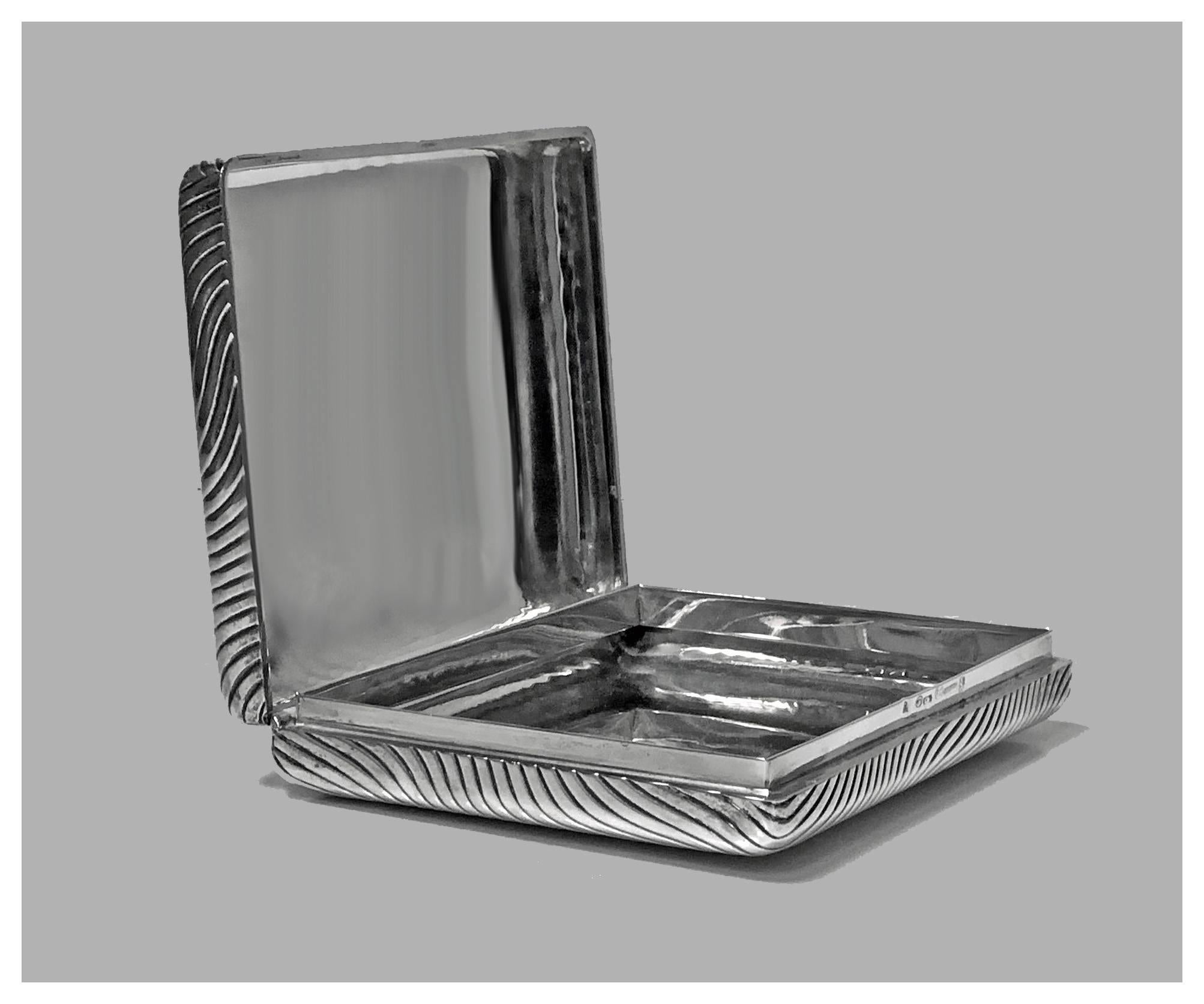 Large Fratelli Cacchione Midcentury Sterling Silver Box Case, Italy, circa 1955 In Excellent Condition In Toronto, Ontario