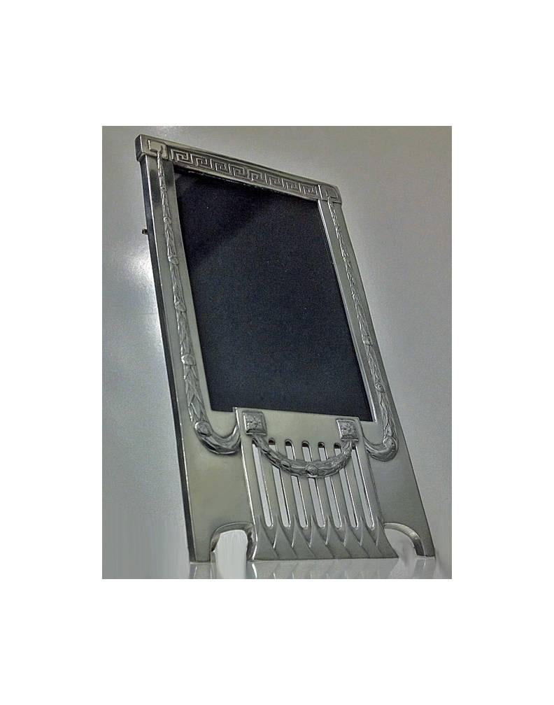 WMF Jugendstil Art Nouveau Secessionist Photograph Frame, Germany, circa 1905 In Good Condition In Toronto, Ontario