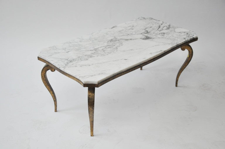 Marble and Gold-Leaf Cabriole Leg Coffee Table by Ramsay In Good Condition In Chicago, IL