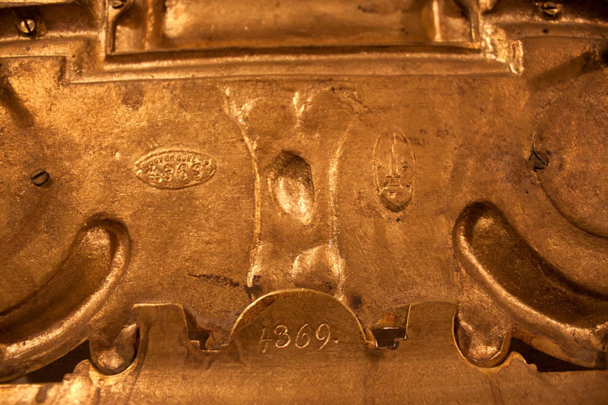 Geprägtes Bronze-Tintenfass aus dem 19. Jahrhundert im Zustand „Gut“ im Angebot in Savannah, GA