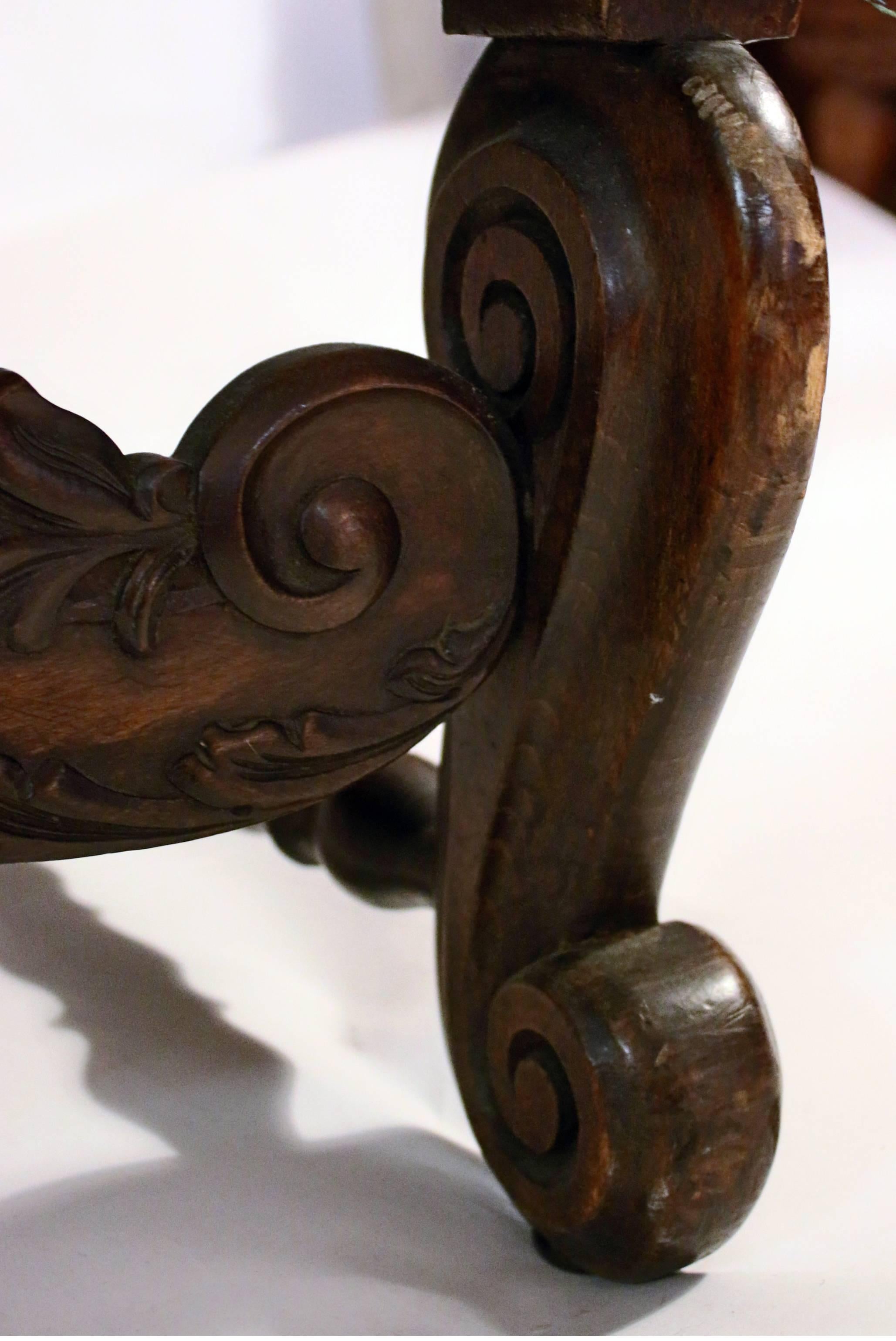 Stuhl im Jacobean-Revival-Stil des 19. Jahrhunderts, Paar im Zustand „Gut“ im Angebot in Savannah, GA
