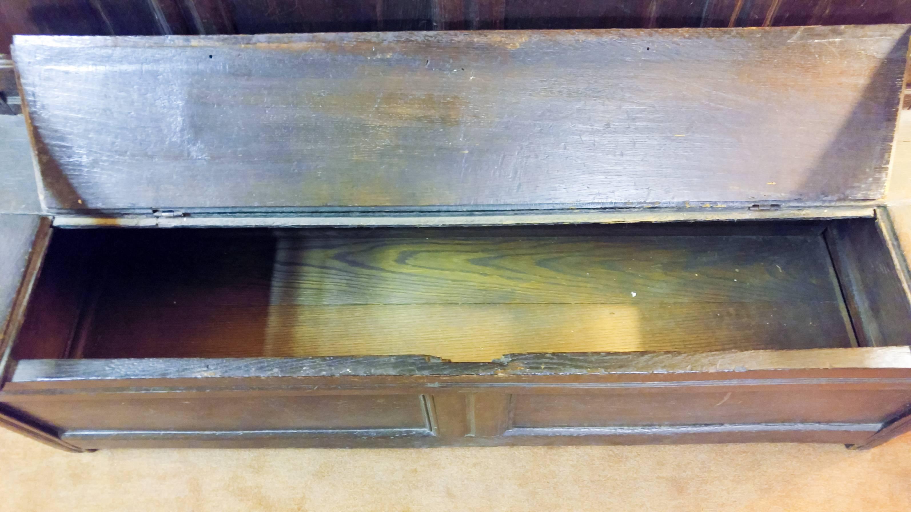 18th Century Jacobean English Oak Box Settle In Good Condition In Savannah, GA