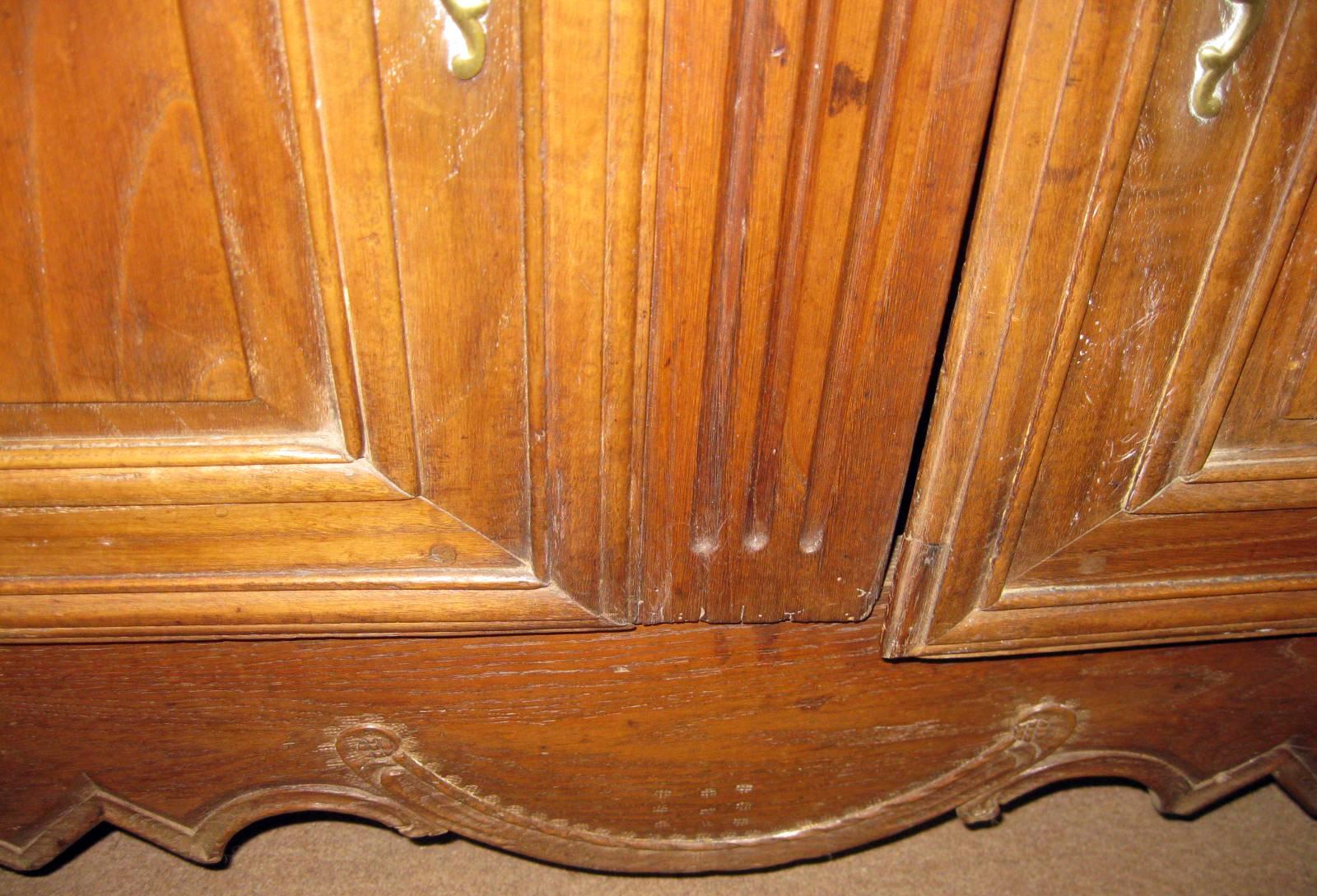 Sideboard-Serviergeschirr aus Nussbaumholz im französischen Stil, 18. Jahrhundert im Angebot 2