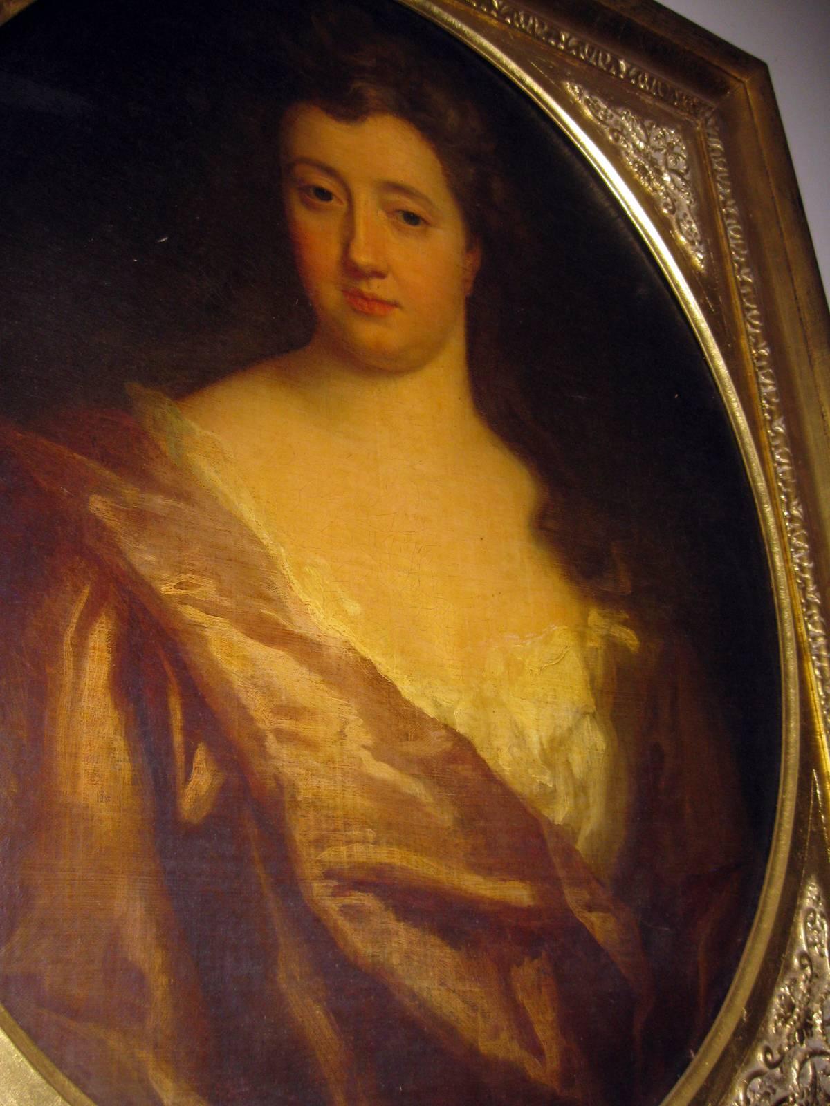 Porträt einer Dame aus dem 18. Jahrhundert, Öl auf Leinwand in vergoldetem Holzrahmen (Rokoko) im Angebot