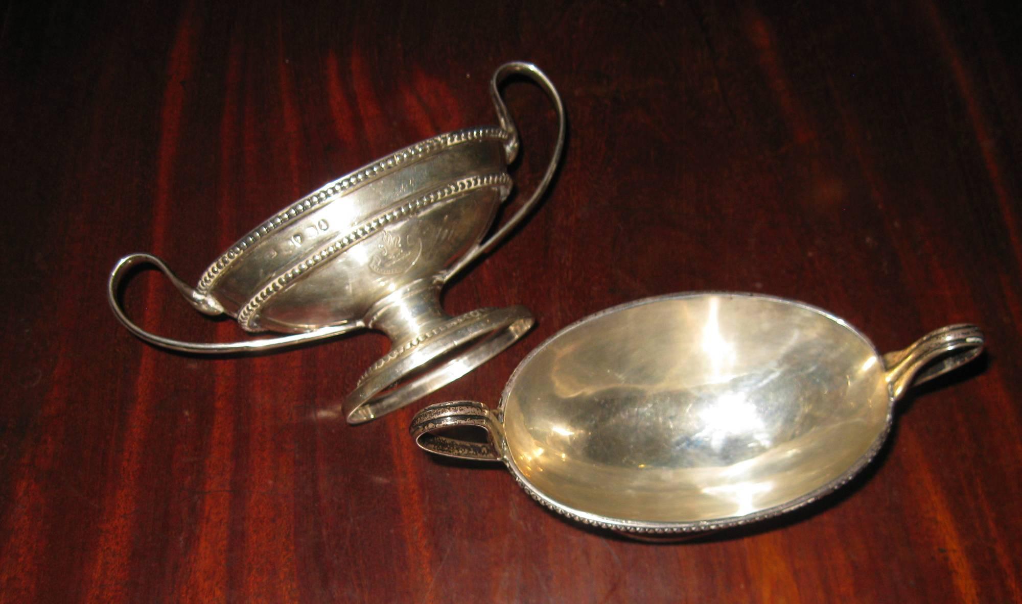 Georgien Salières de maître géorgiennes du 19ème siècle anglaises en argent sterling Virtute et Labore en vente