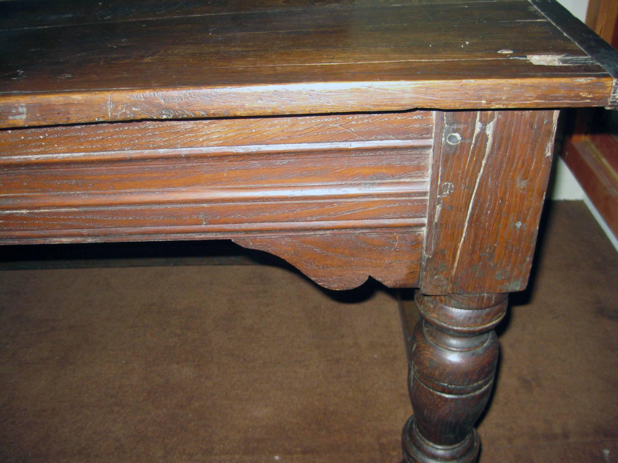 17th century Jacobean English Oak Refectory Table In Good Condition For Sale In Savannah, GA