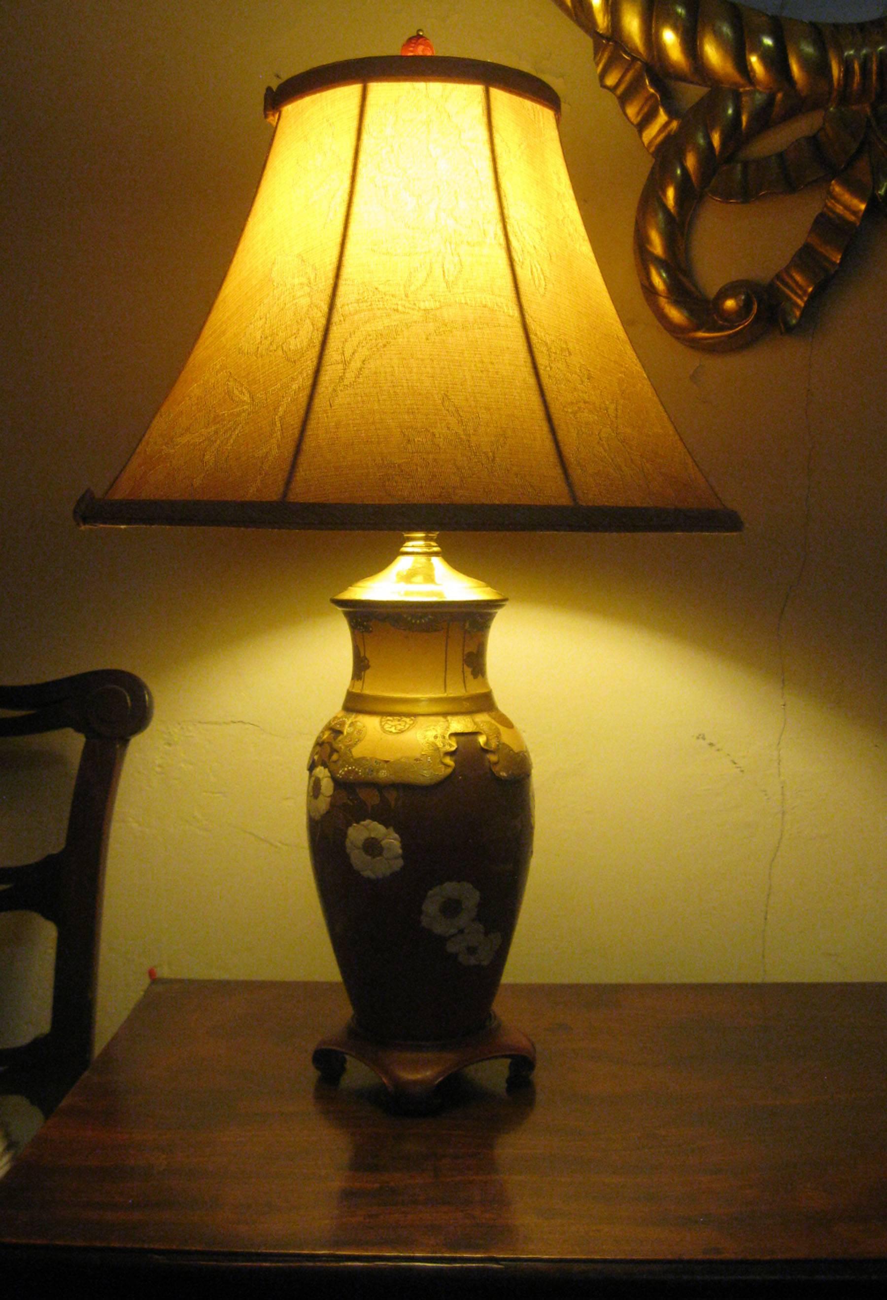 19th century Satsuma Porcelain Vase Table Lamp For Sale 1