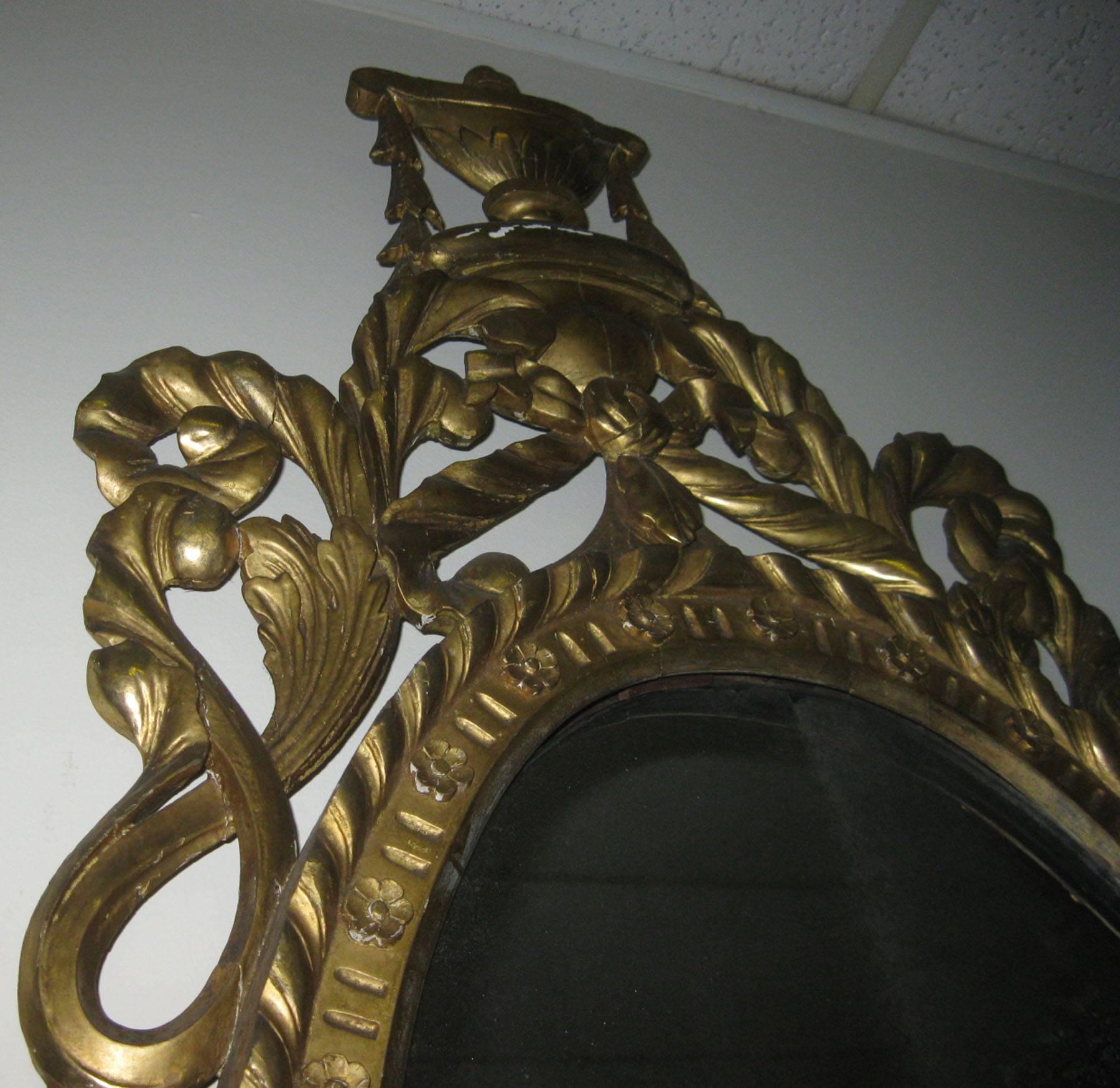 19th century George III Carved Giltwood Mirror In Good Condition For Sale In Savannah, GA