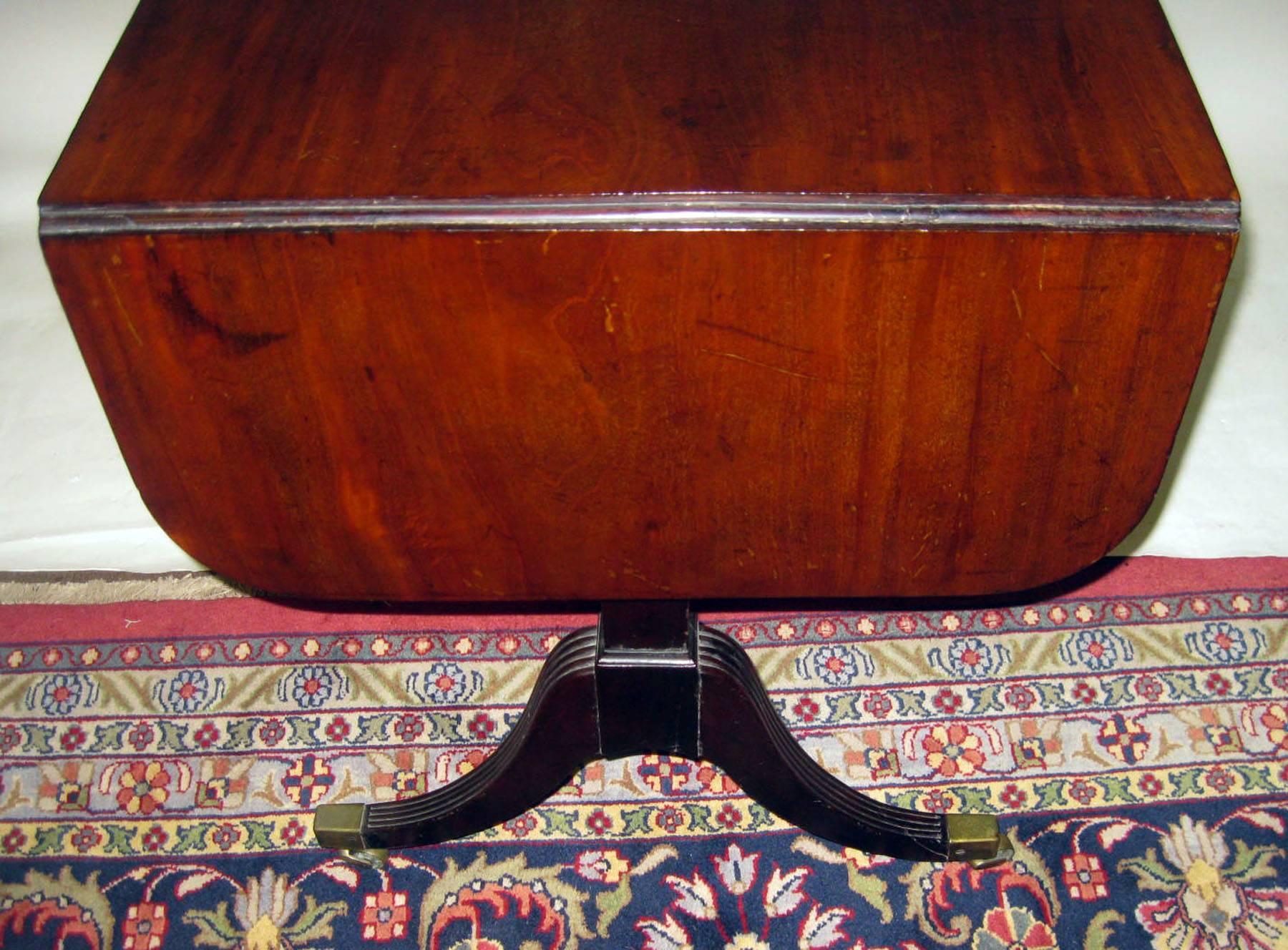 English 19th century Mahogany Regency Sofa Table For Sale
