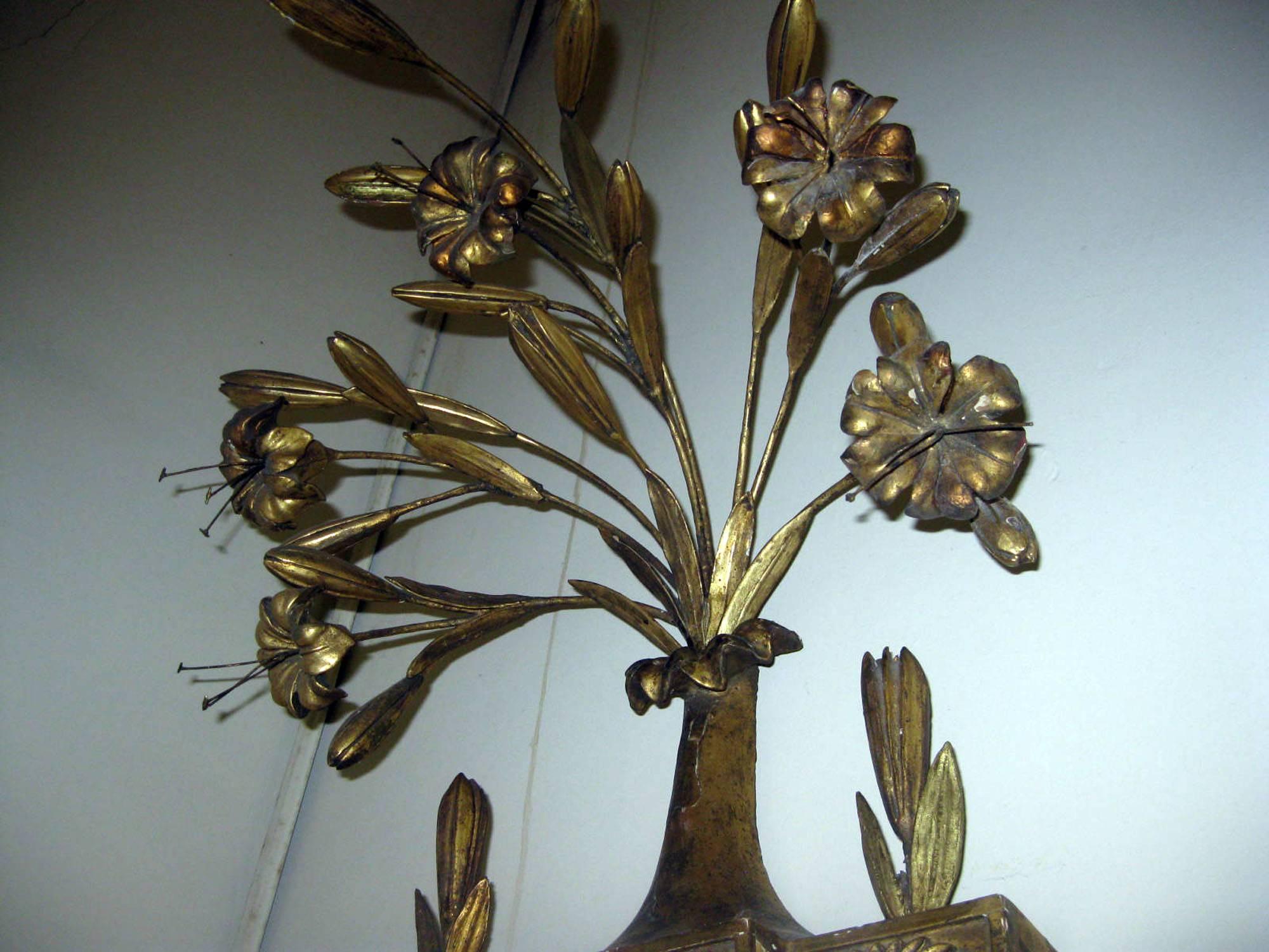 19th Century Italian Gilt Wood Wall Sconces of Monumental Size 3