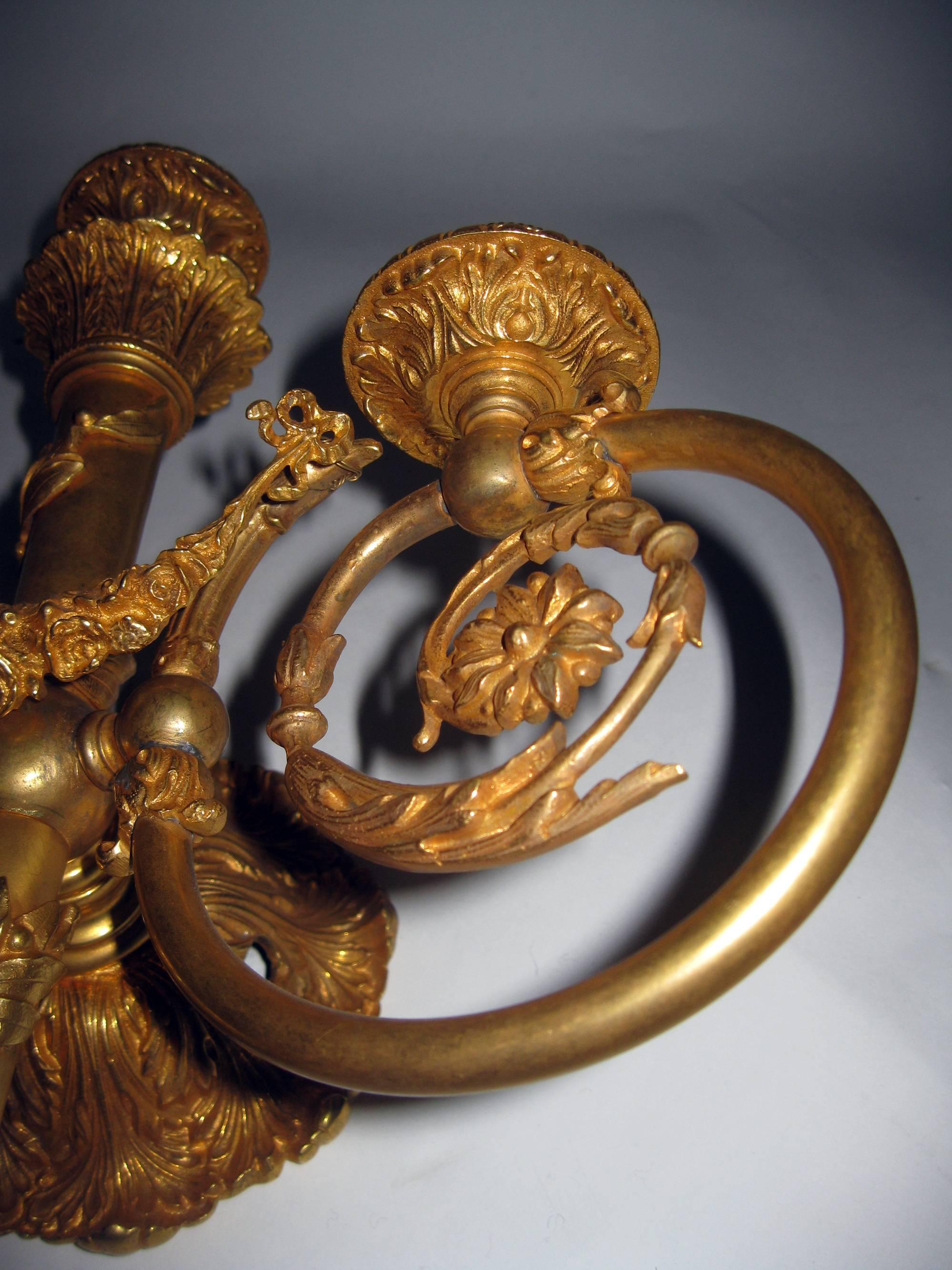 Début du 20ème siècle Paire d'appliques Dor françaises en bronze du XXe siècle en vente