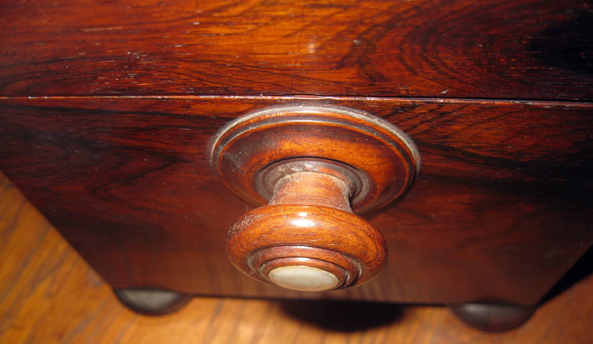 Early 19th Century 19th century English Rosewood Tea Caddy with Mother of Pearl Inlay For Sale