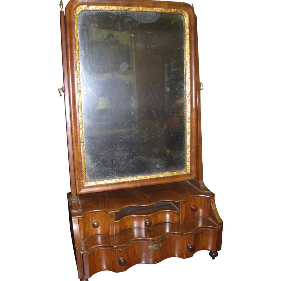 18th century Queen Anne Shaving Mirror For Sale 2