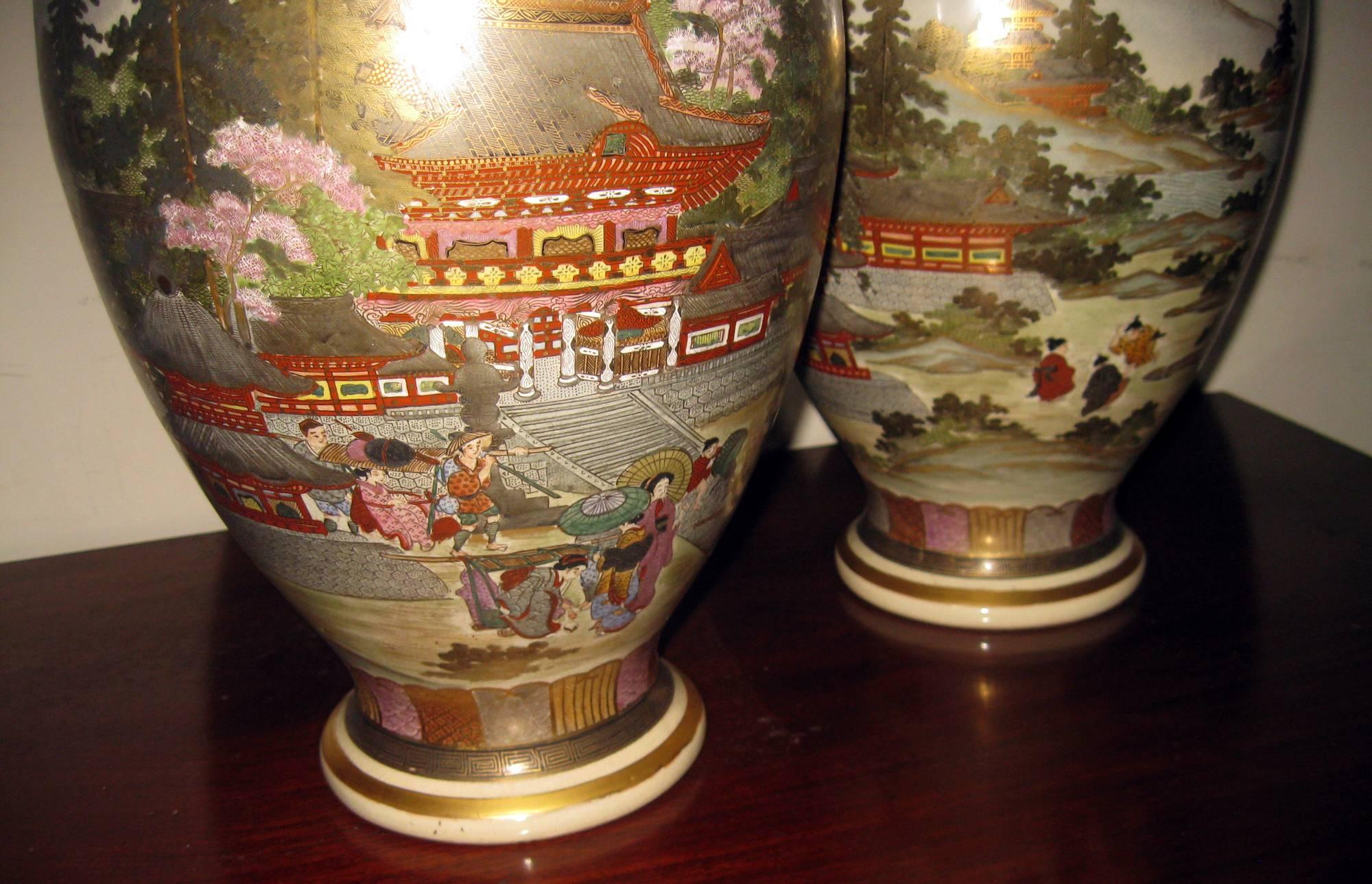 20th century Japanese Satsuma Vase, Pair (20. Jahrhundert)