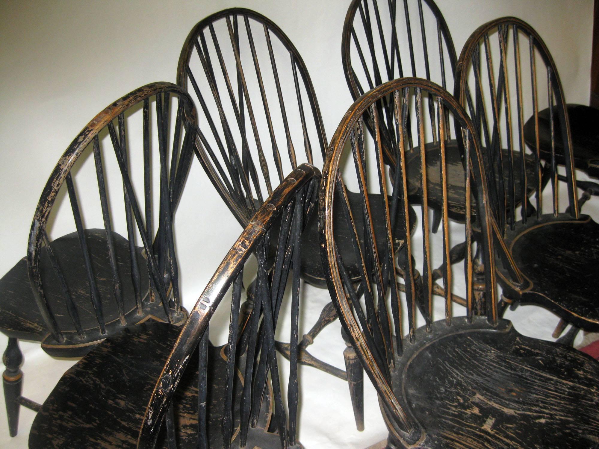 19th Century Set of Eight American Windsor Chairs with Original Paint 3