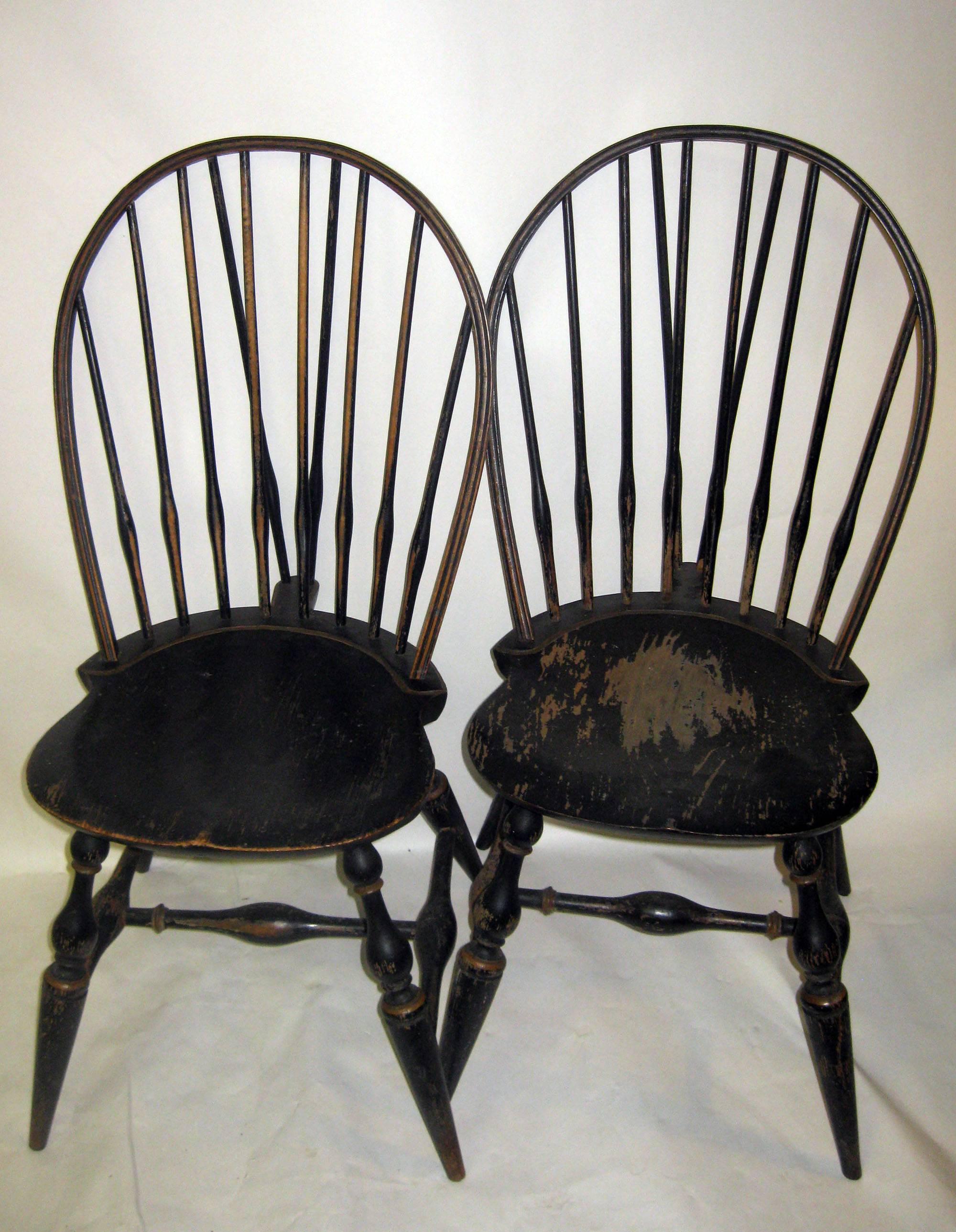 American Colonial 19th Century Set of Eight American Windsor Chairs with Original Paint