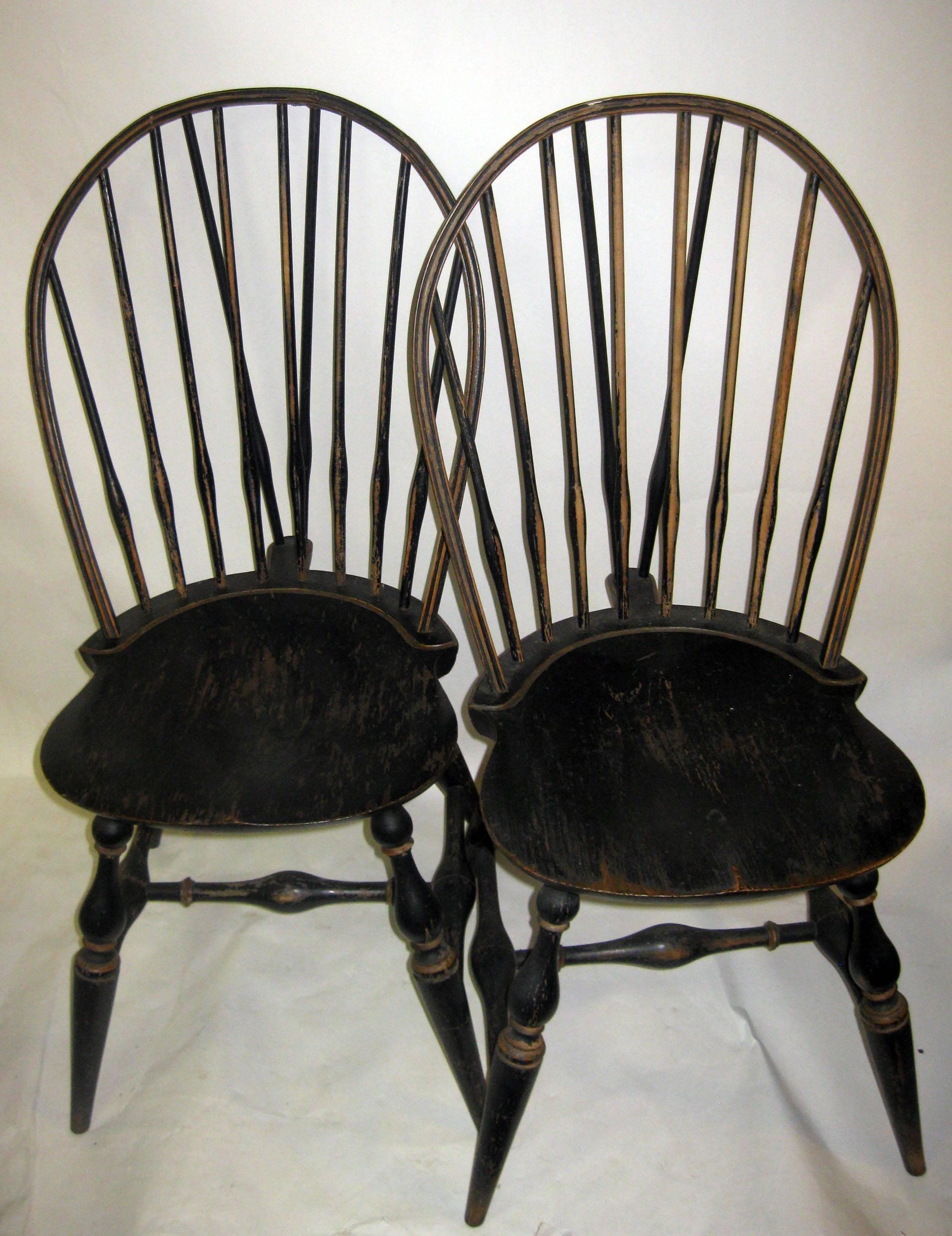 19th Century Set of Eight American Windsor Chairs with Original Paint In Good Condition In Savannah, GA