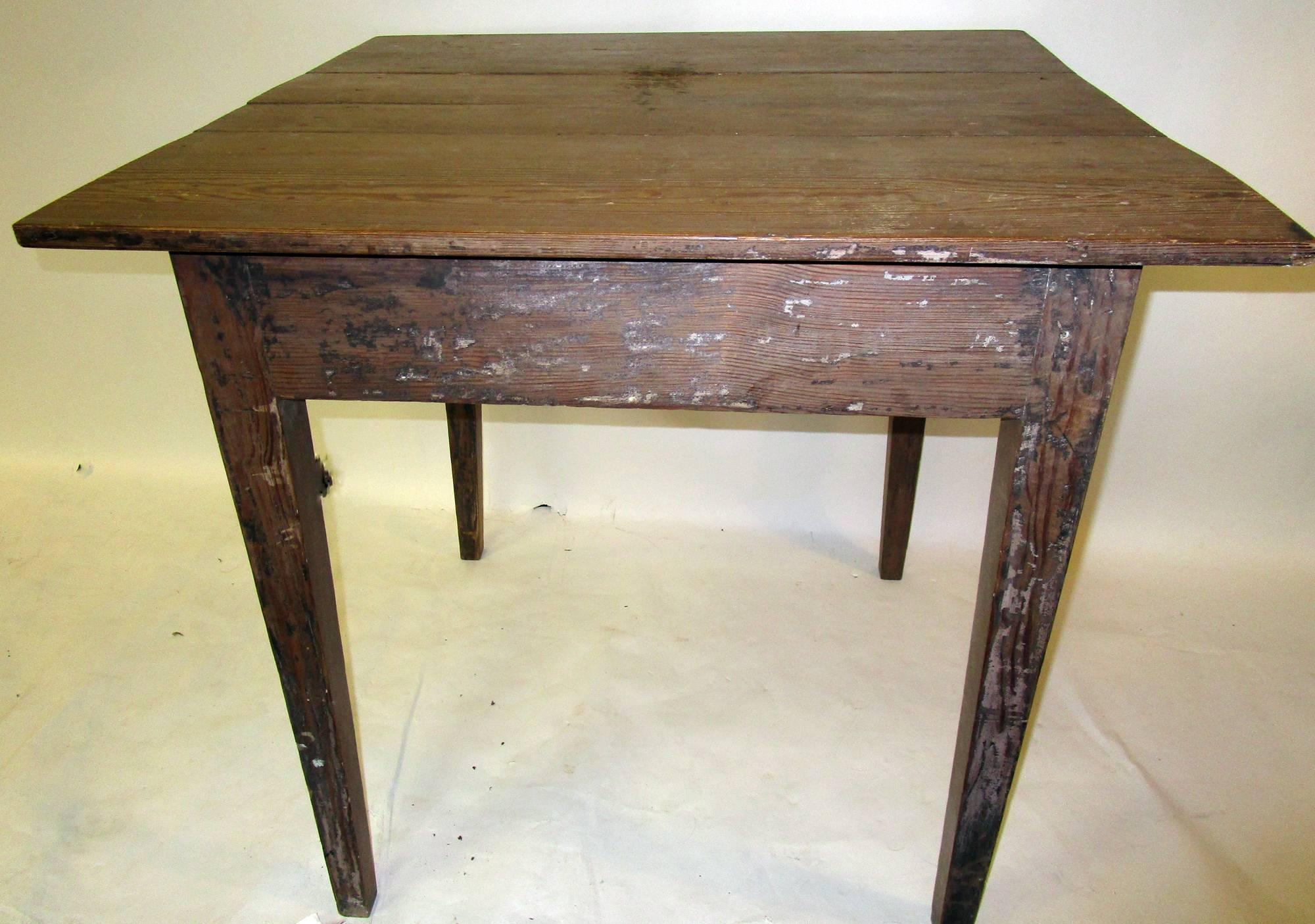 19th century American Primitive Cypress Work Table For Sale 5