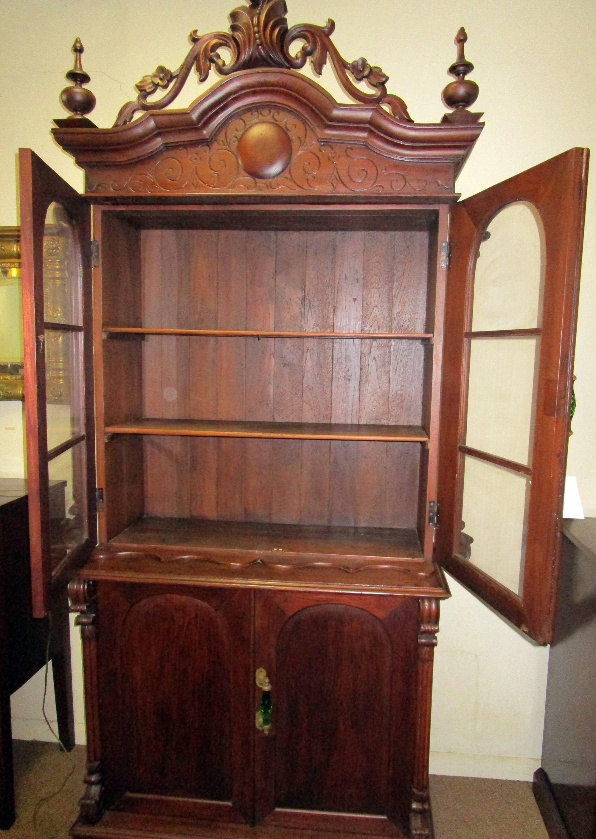 Pieno vittoriano Credenza vittoriana in noce del XIX secolo in vendita