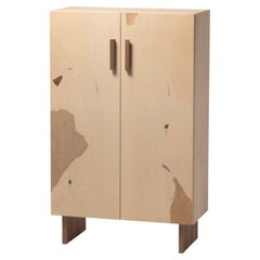 Vitrine en marqueterie « Ana Ash » par VUUV Works