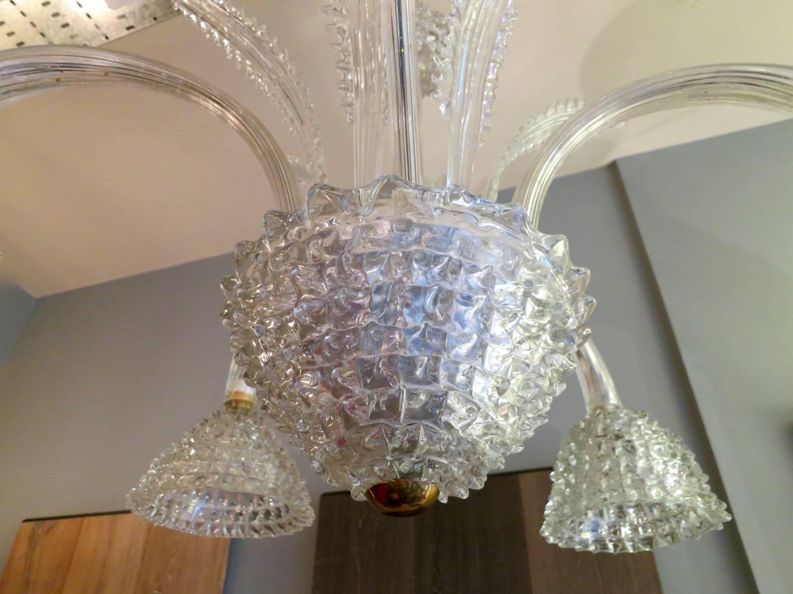 A large five-arm handblown Murano glass chandelier using the Rostrato technique. Attributed to Barovier e Toso. Very good quality, will be rewired for any country.