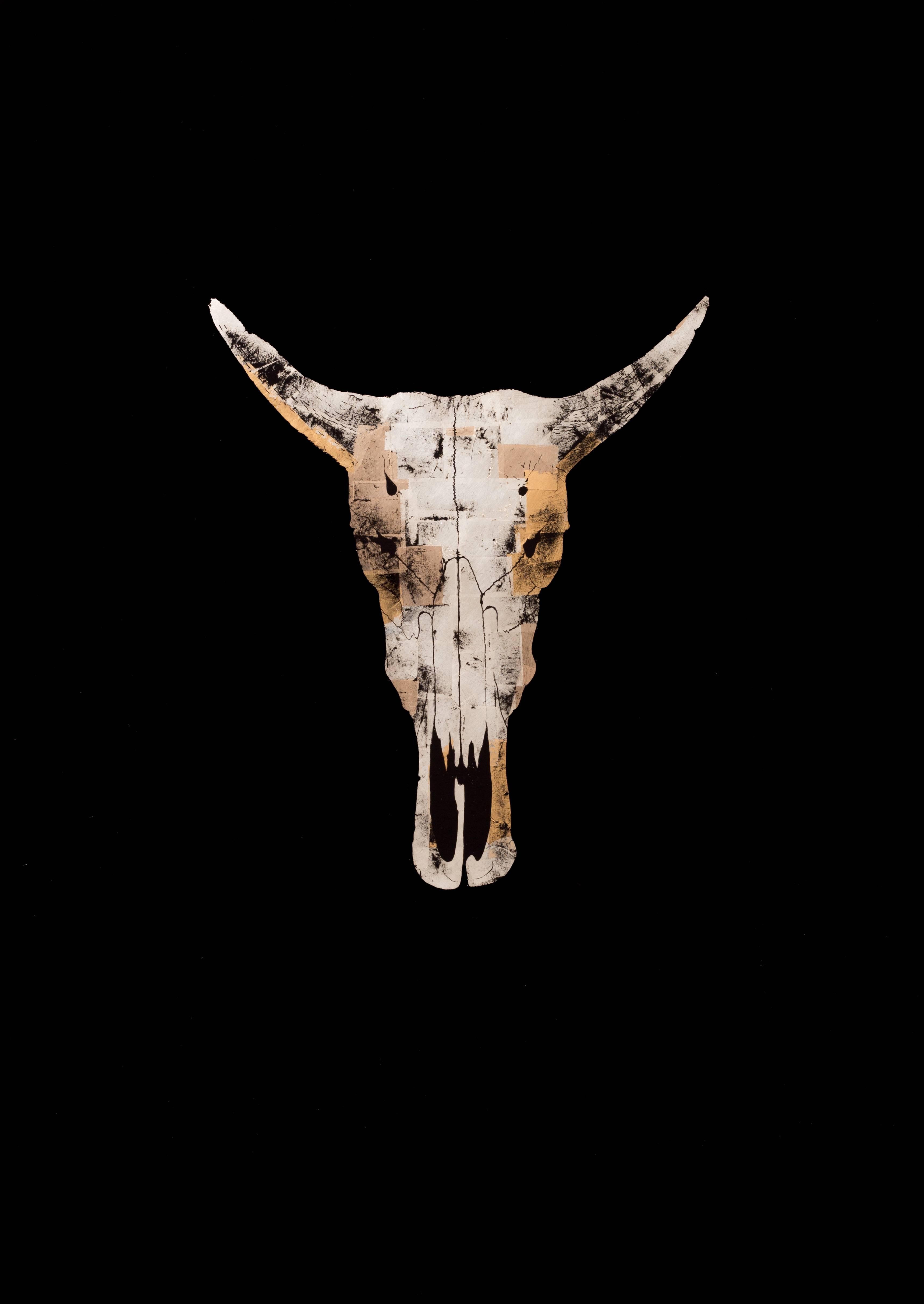 Skull and horns in gold leaf on black glass, using the Verre églomisé technique, by Julian Brooker.