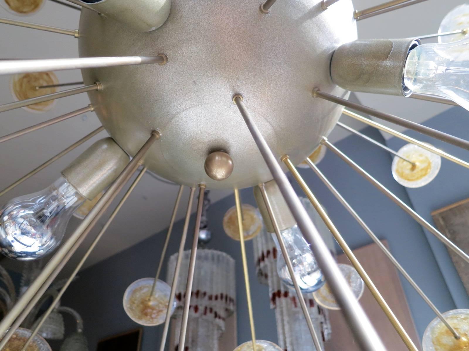 Large Murano Glass and Brass Italian Sputnik Chandelier In Excellent Condition In London, GB