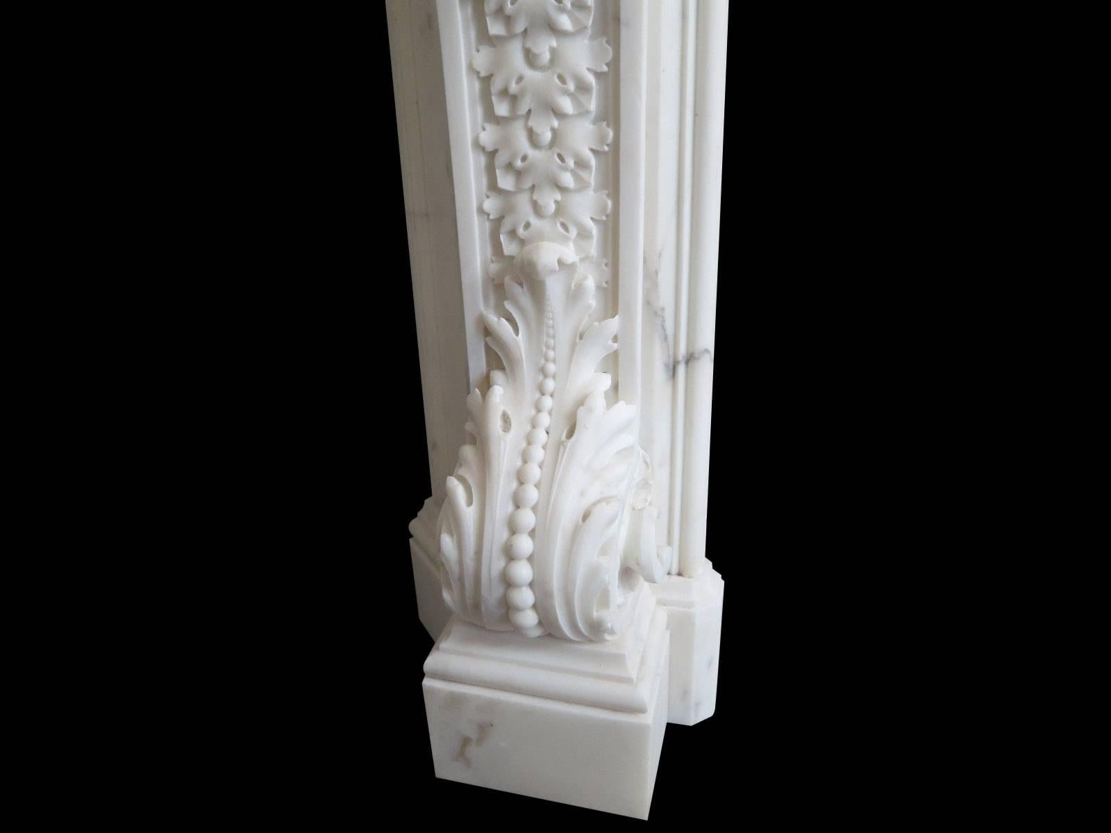 18th Century English Rococo Style Statuary White Marble Fireplace Mantel In Excellent Condition In London, GB