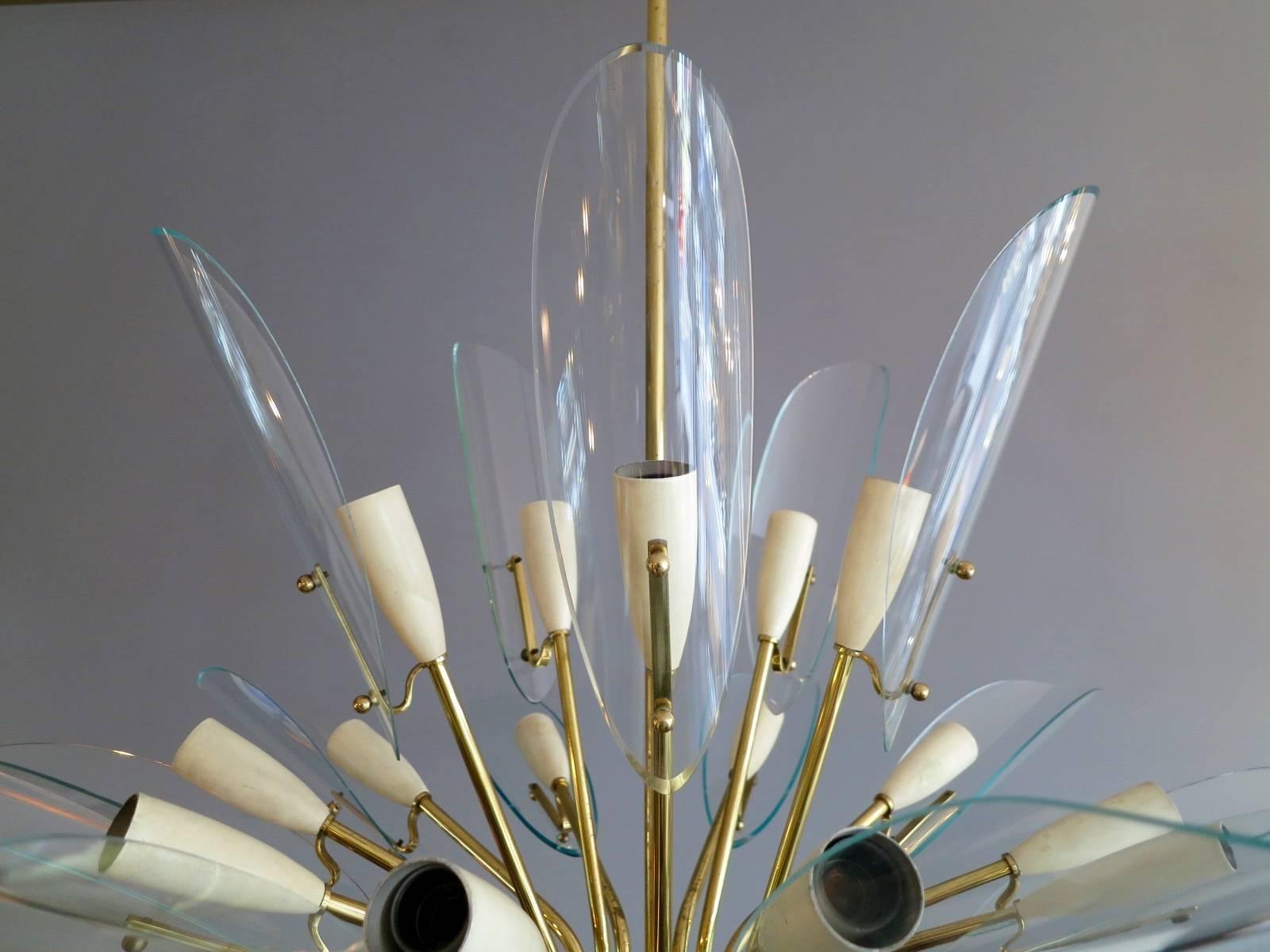 20th Century Mid-Century Modern Italian Chandelier in Brass and Glass