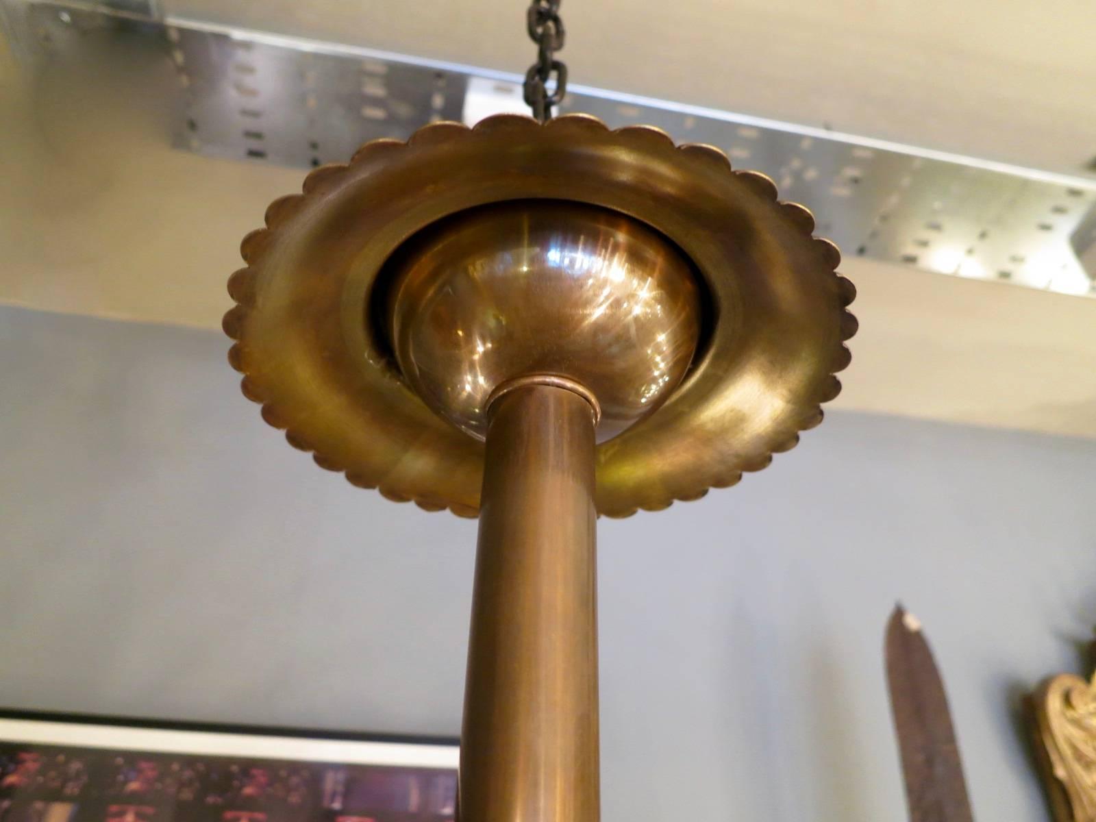 Large Italian Mid-Century Brass Chandelier In Excellent Condition In London, GB