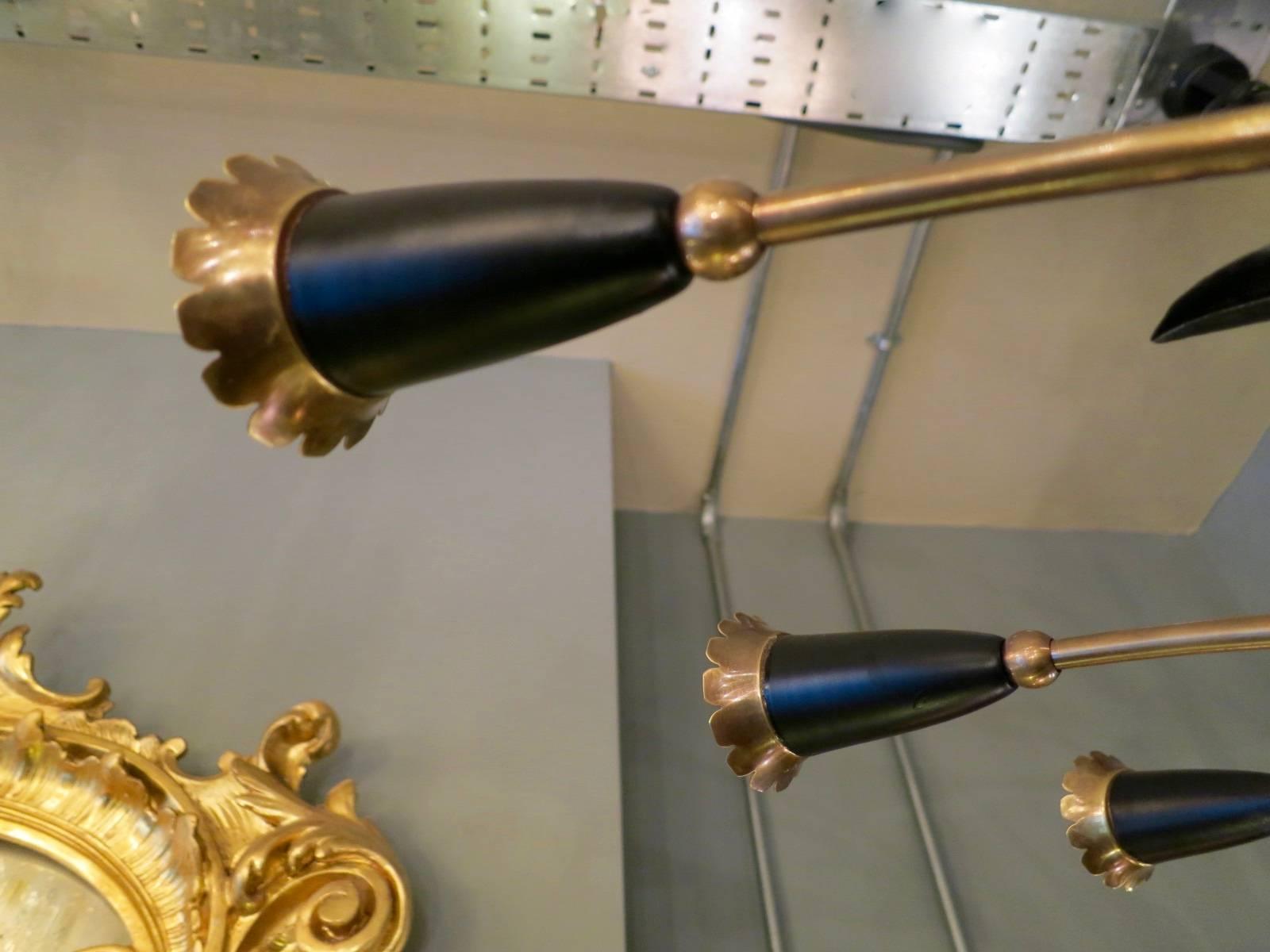 Large Italian Mid-Century Brass Chandelier 1