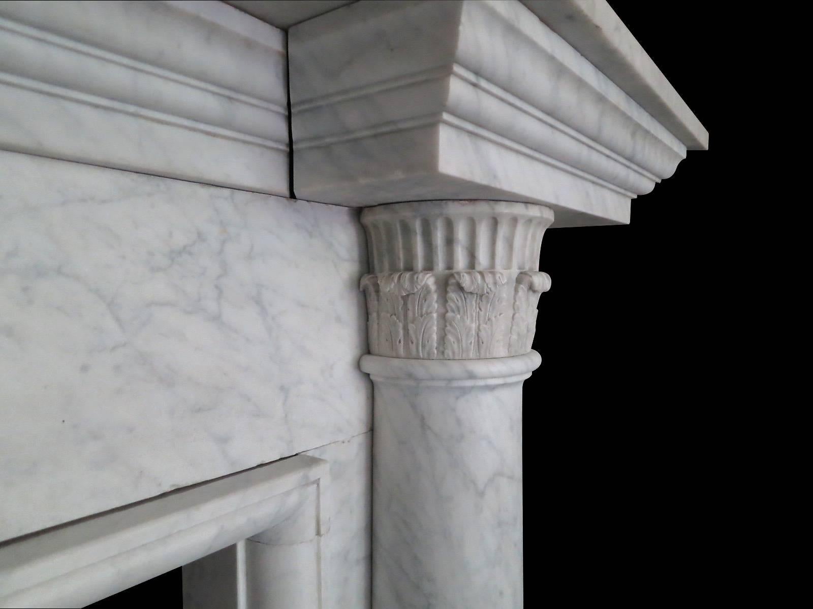 Architectural George III Fireplace Mantel in Carrara Marble In Excellent Condition For Sale In London, GB