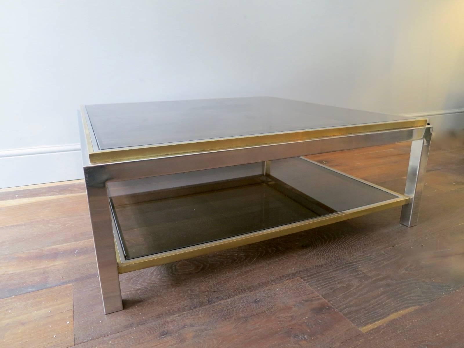 Français Table basse carrée en chrome et laiton de Jean Charles