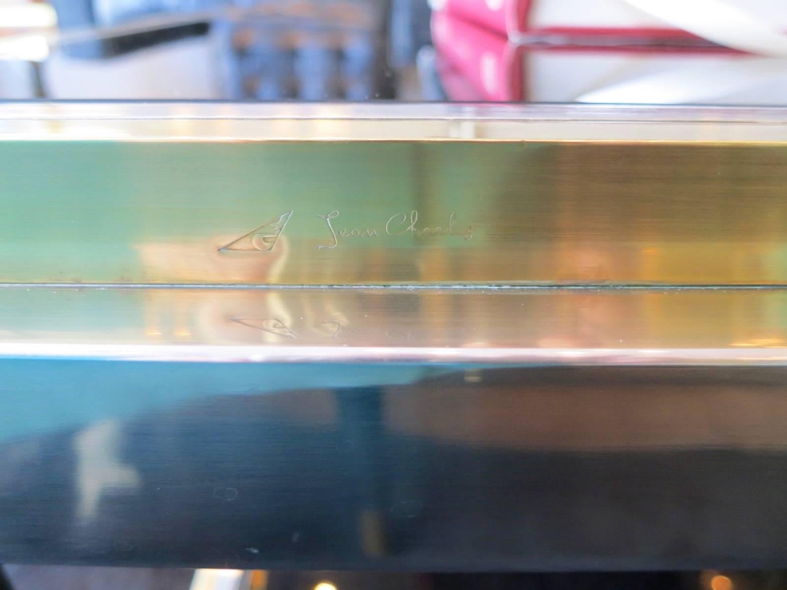 Table basse carrée en chrome et laiton de Jean Charles Excellent état à London, GB