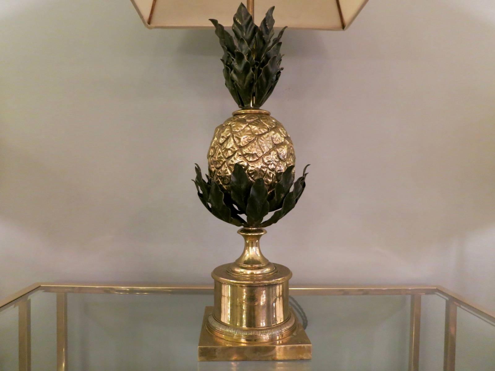 brass pineapple table lamp