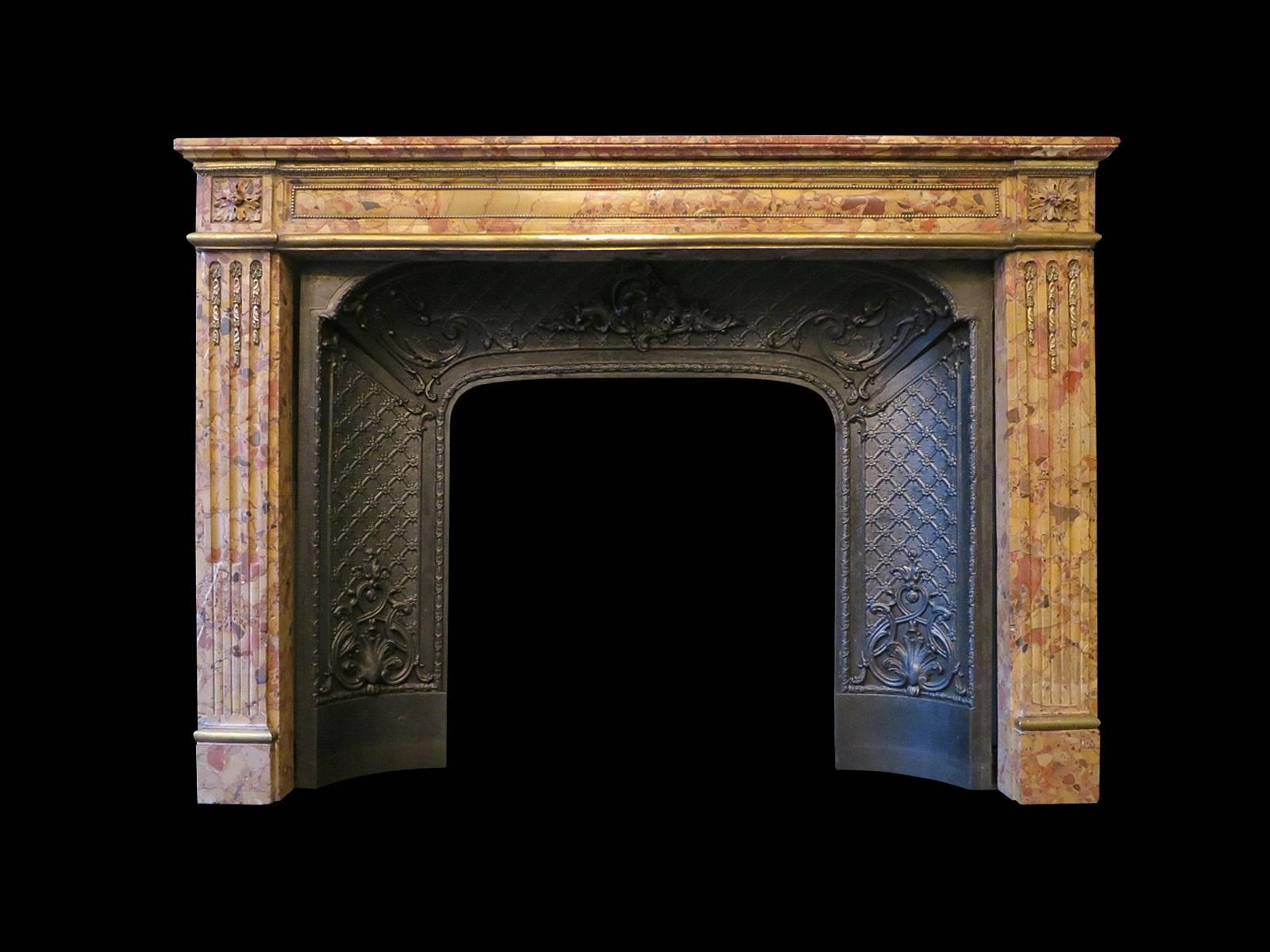 Antique Louis XVI Fireplace Mantel in Breche d'Alep Marble  In Good Condition For Sale In London, GB
