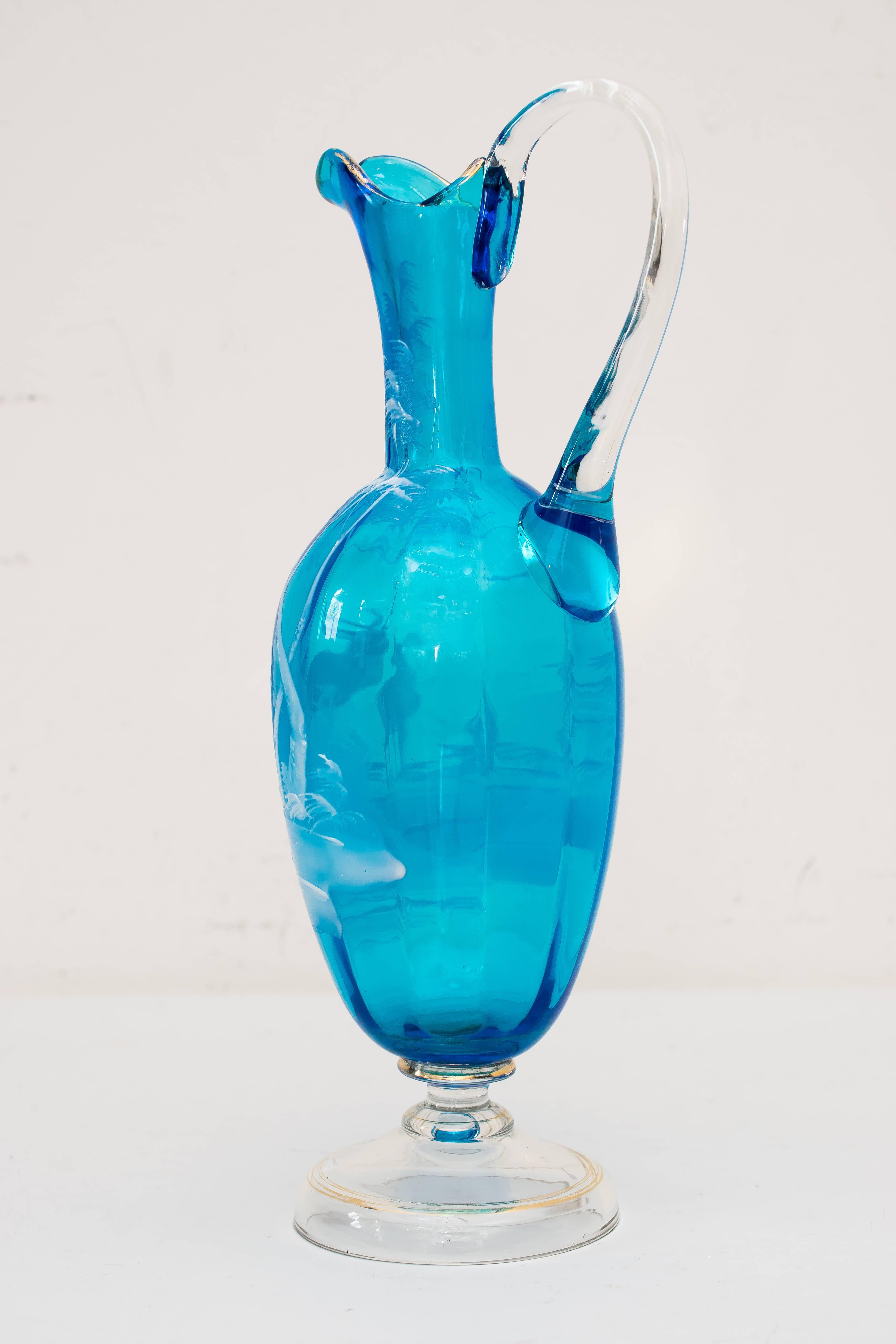 Beautiful blue carafe with hunting motif
Original condition.
