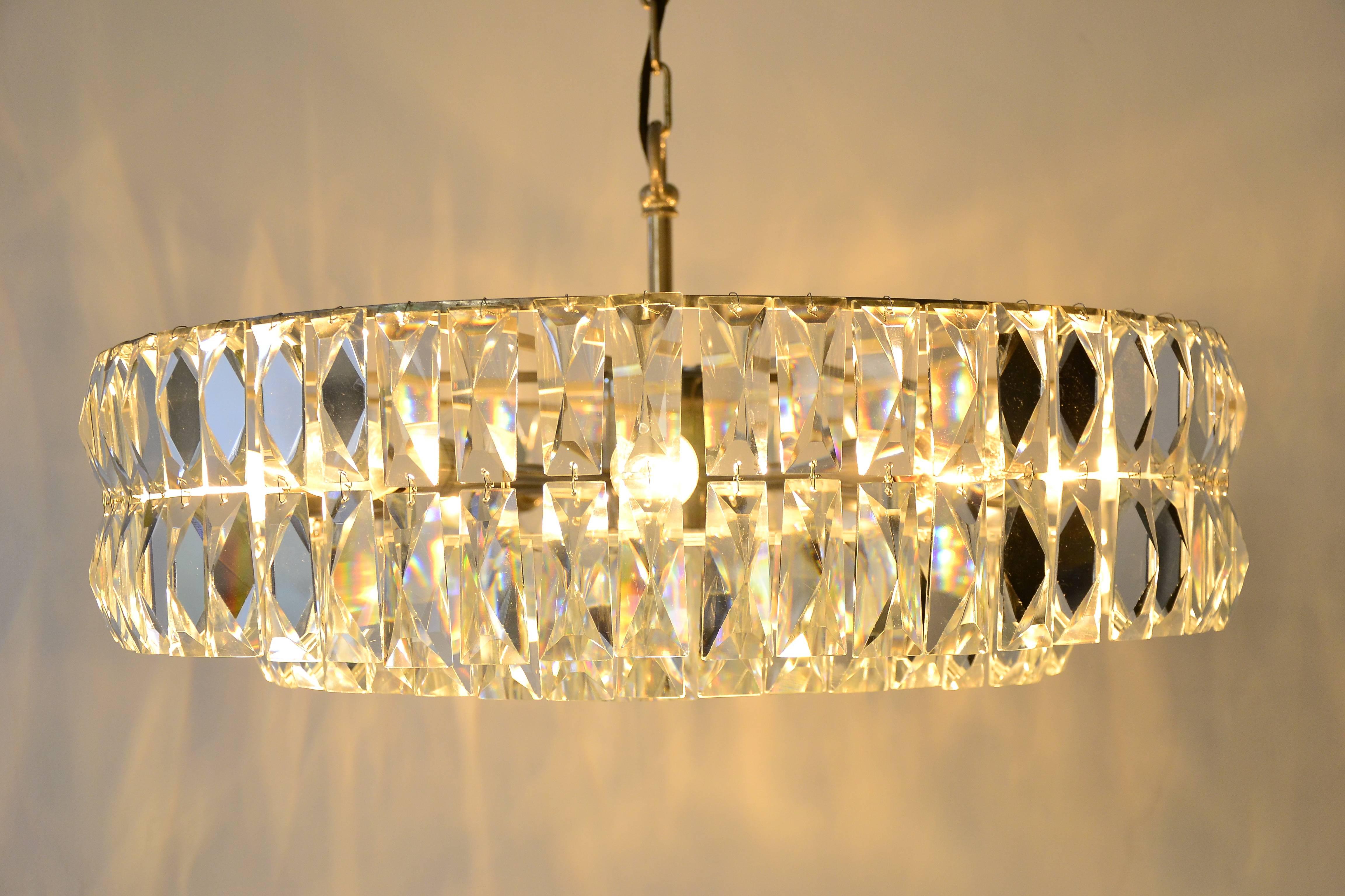 Crystal chandelier by Bakalowits & Sohne, Austria, 1960s.
Ten bulbs.
The height of the chandelier is easily adjustable to fit different rooms.
Original condition.