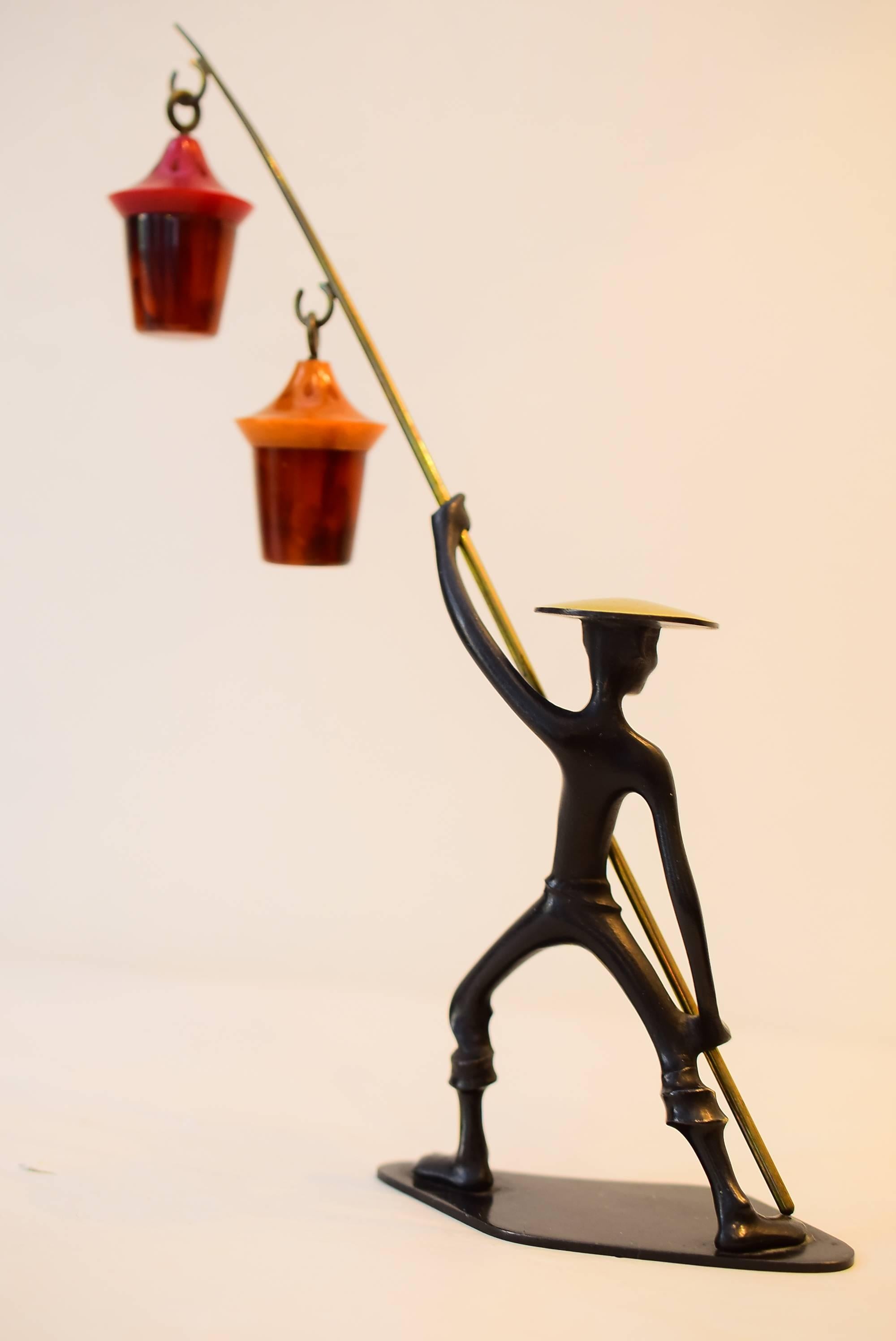 Salero y pimentero de figurita china de los años 50 de Richard Rohac Moderno de mediados de siglo en venta
