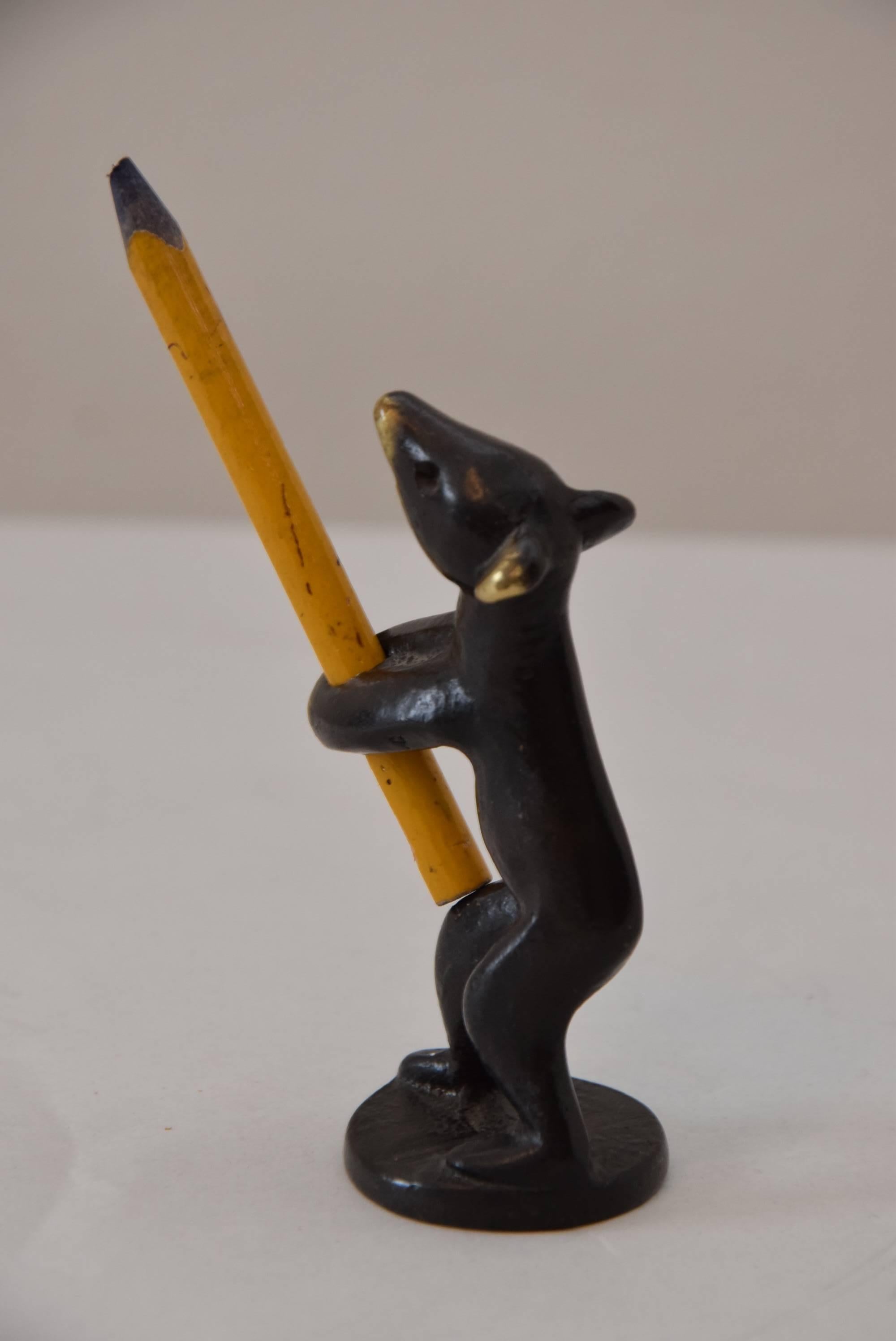 2 Bear penholder made of blackened brass by Walter Bosse, Vienna, 1950s. 

Original condition.
The pen is not for sale it is only for the photoshooting
(sold and priced per piece)
