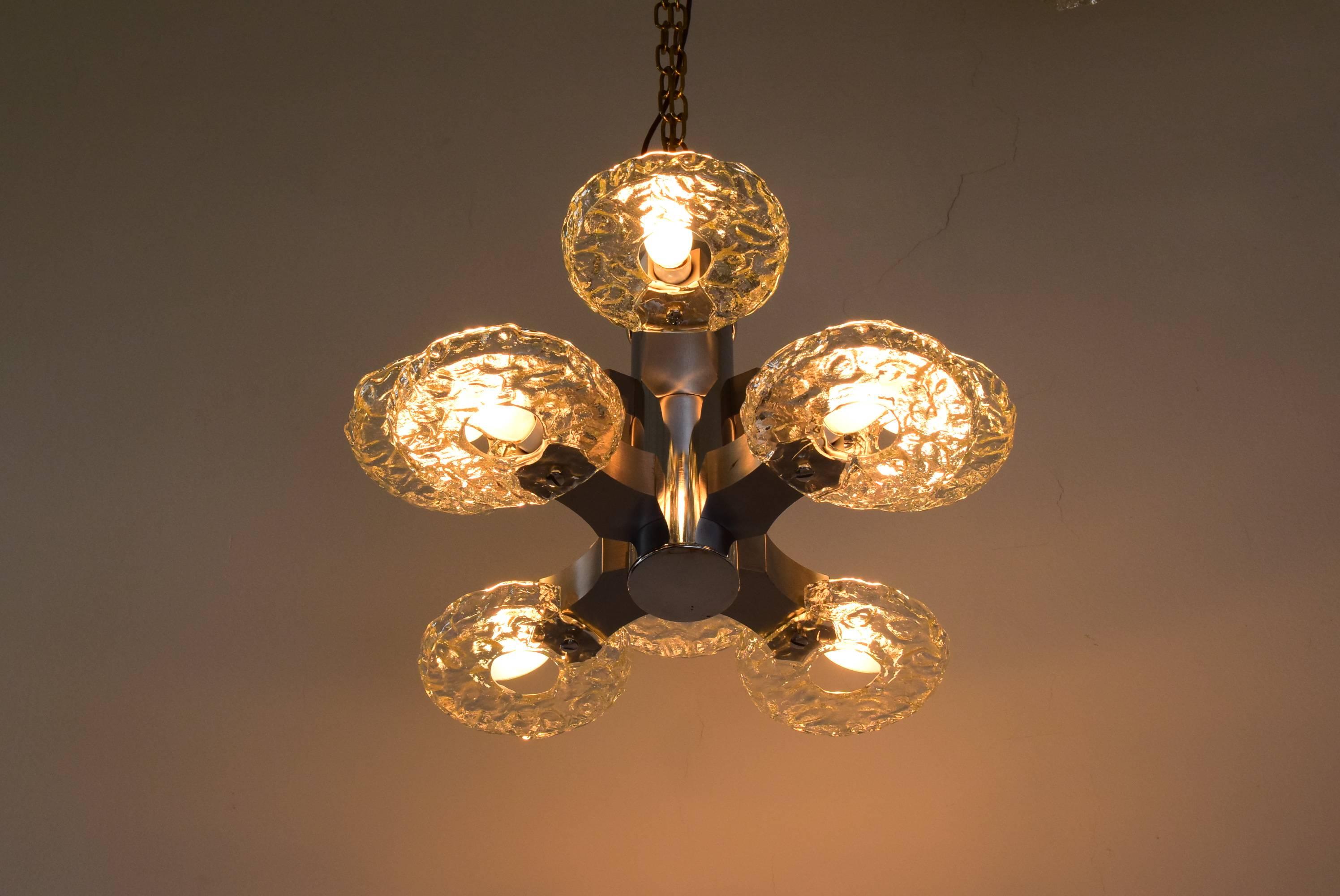 Eight Arms Amazing Nickel Platend Chandelier Around, 1960s In Excellent Condition For Sale In Wien, AT