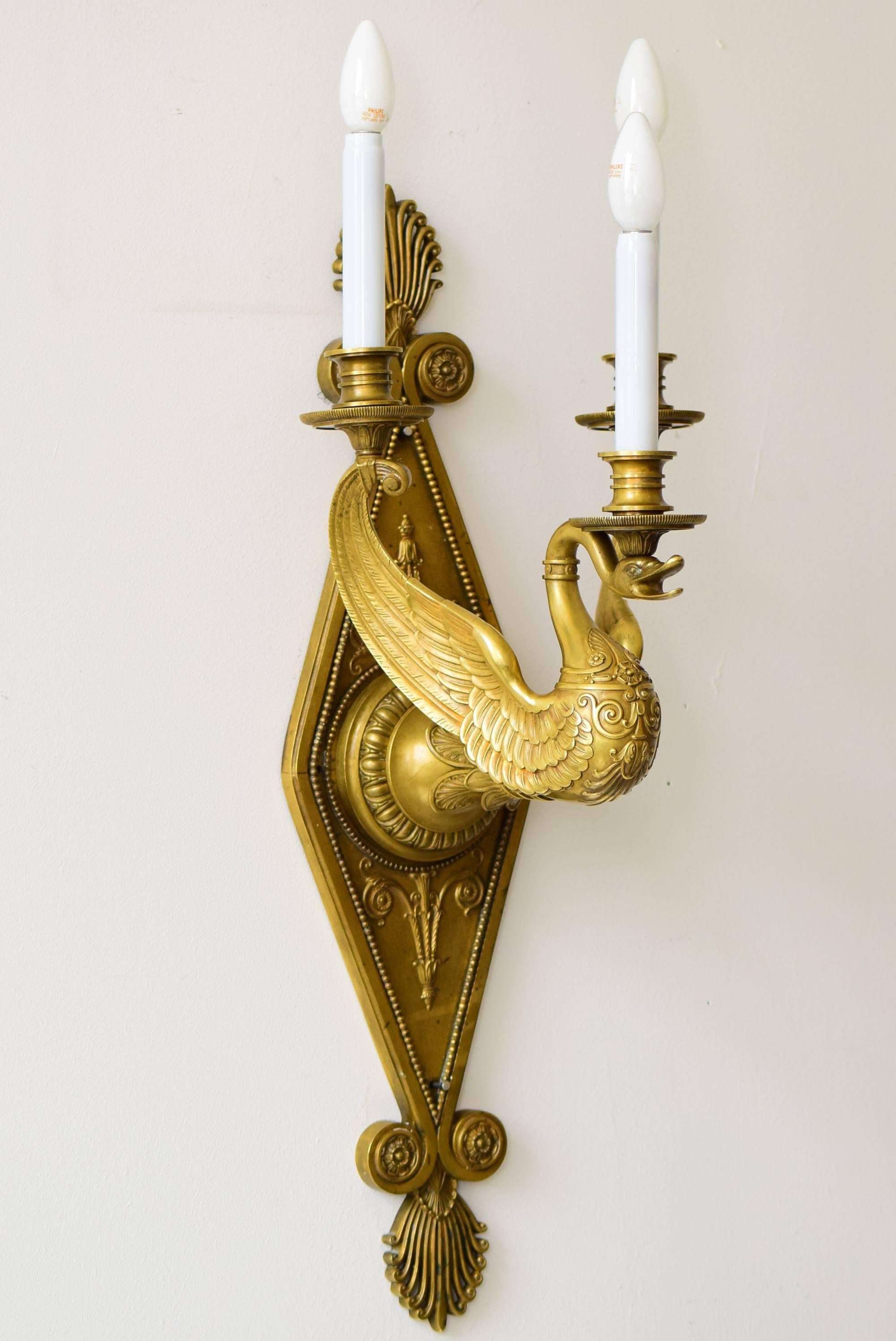 Very Large Wall Lamp with Swan Figure Very Beautiful For Sale 2
