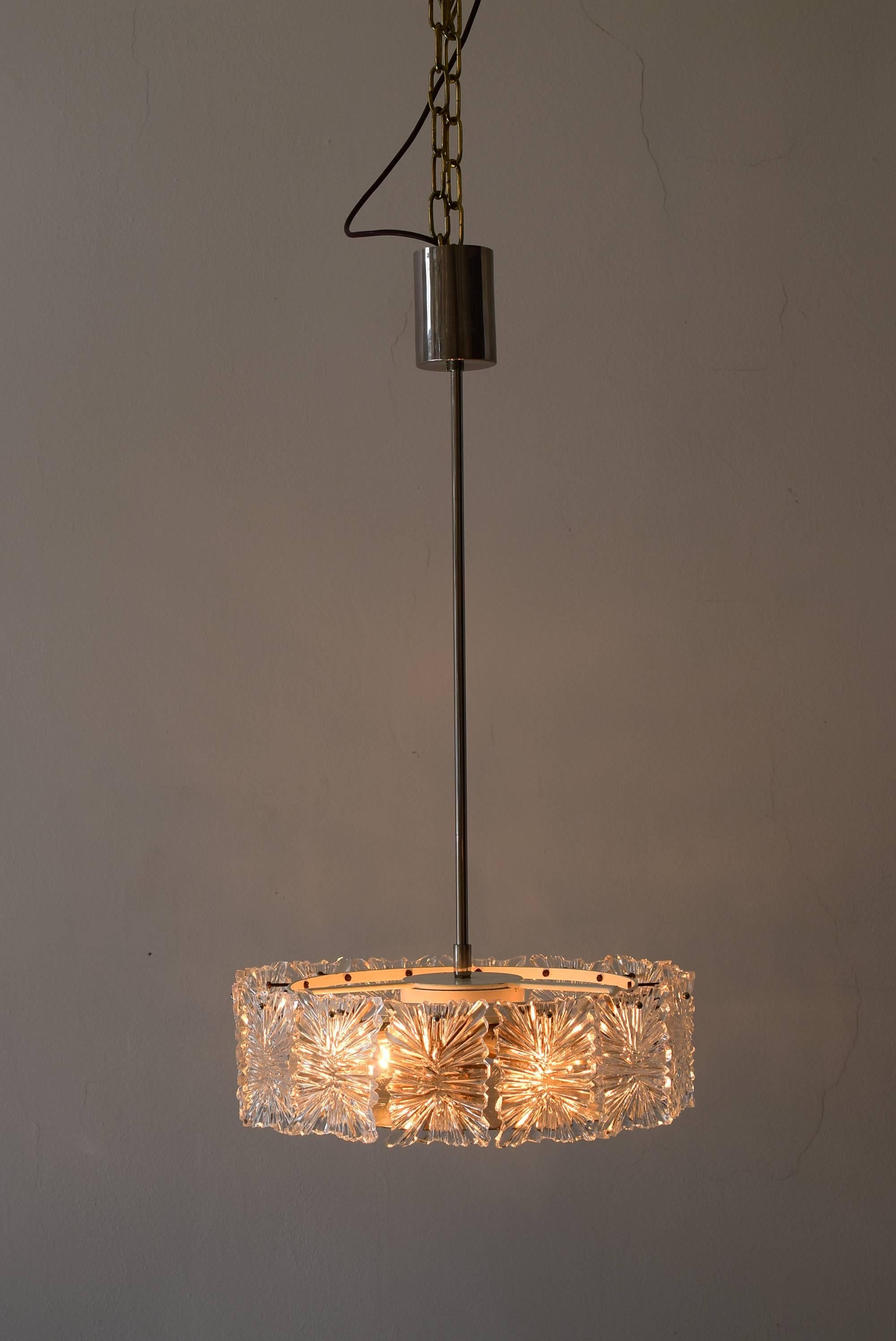 Mid-Century Modernist Etched Glass Chandelier by Kinkeldey In Excellent Condition For Sale In Wien, AT